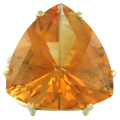 Bague mode avec citrine taillée en forme de triangle en or jaune 14 carats