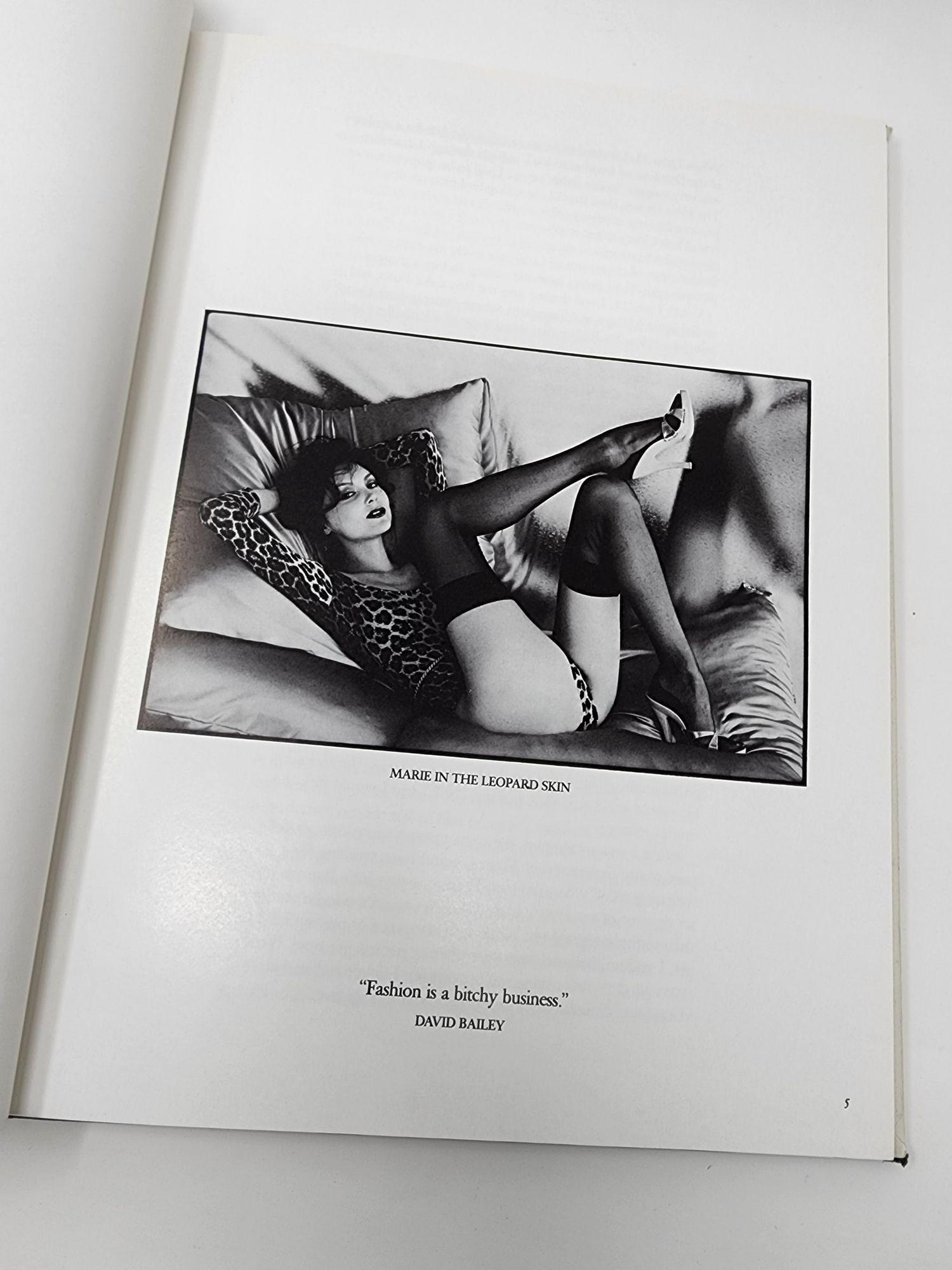 Fashion Theory Hardcover de Carol Digrappa, 1ère édition des années 1980 en vente 5