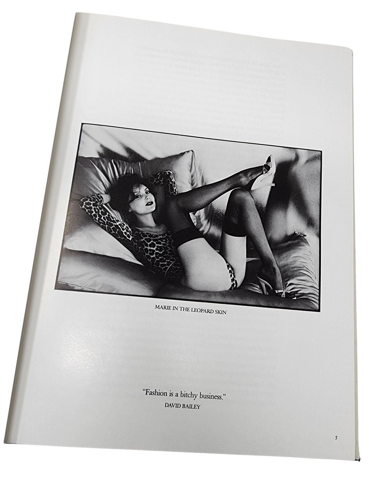 Fashion Theory Hardcover by Carol Digrappa 1980s.Ce livre vintage à couverture rigide intitulé 