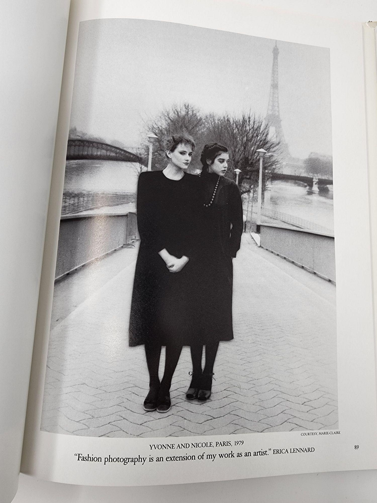 Fashion Theory Hardcover de Carol Digrappa, 1ère édition des années 1980 en vente 3