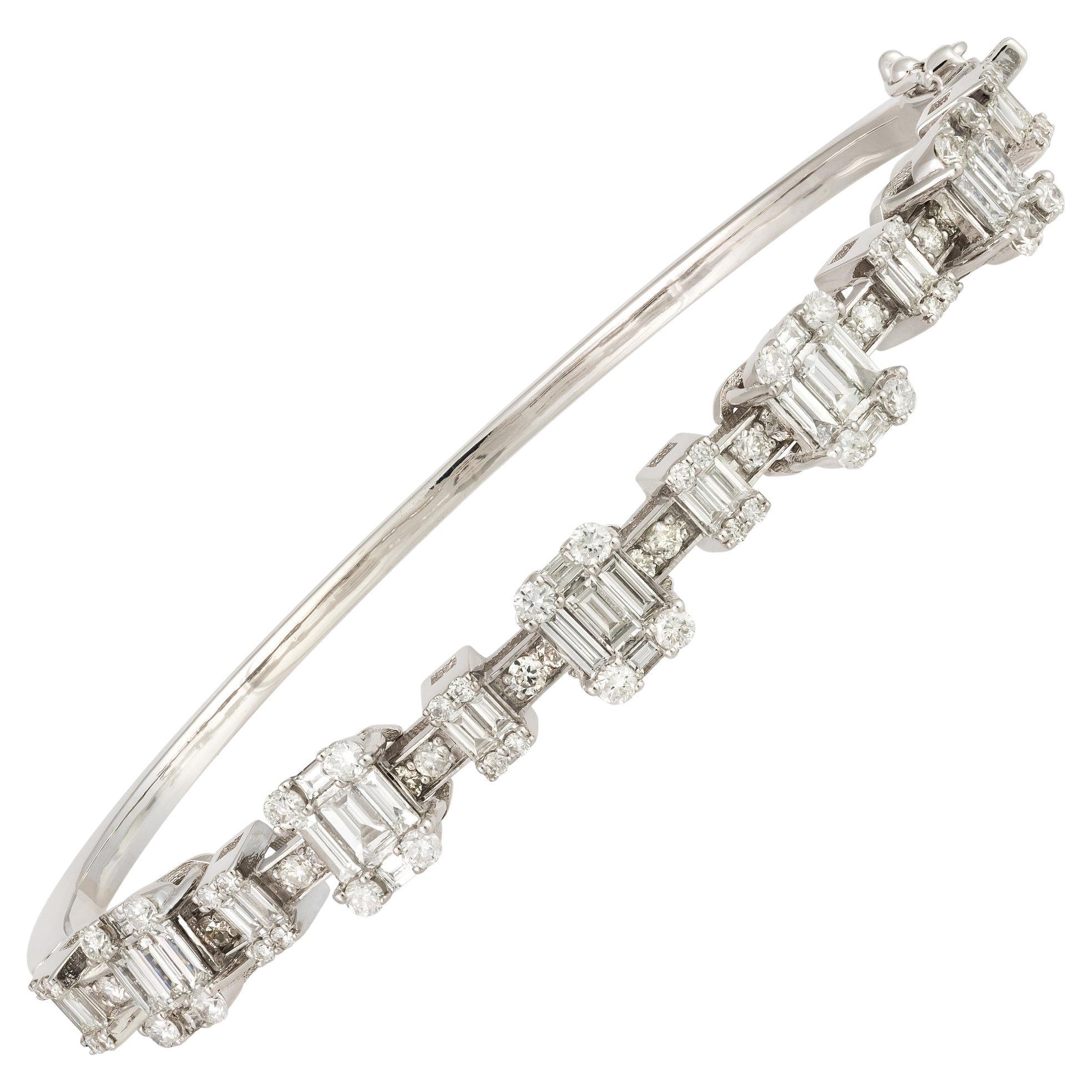 Fashion White Gold 18K Bracelet Diamond for Her For Sale