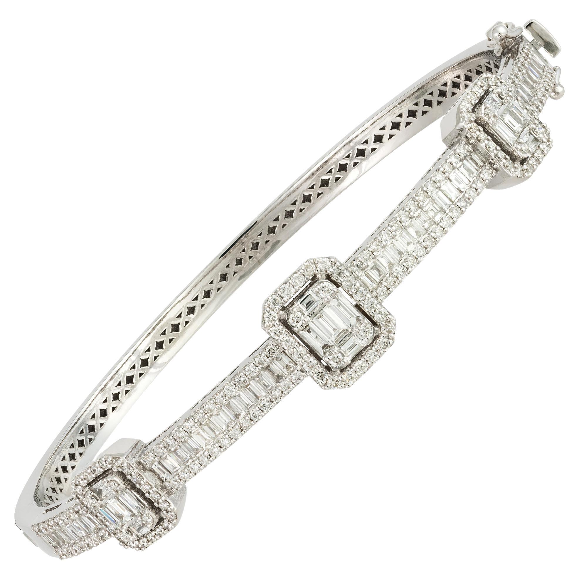 Fashion White Gold 18K Bracelet Diamond for Her For Sale