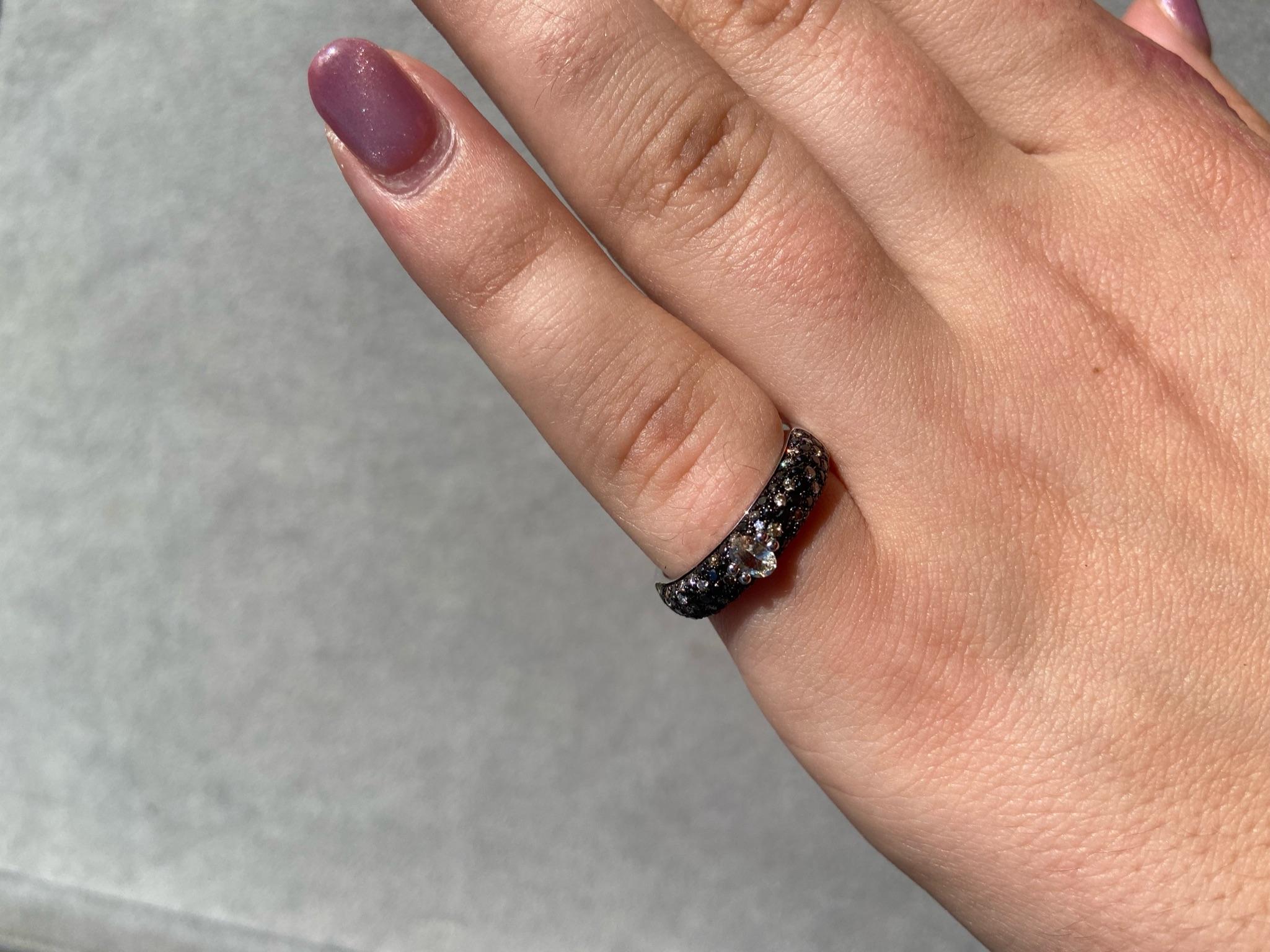 Im Angebot: Erschwinglicher italienischer Diamant-Weißgold-Statement-Ring für Sie () 6