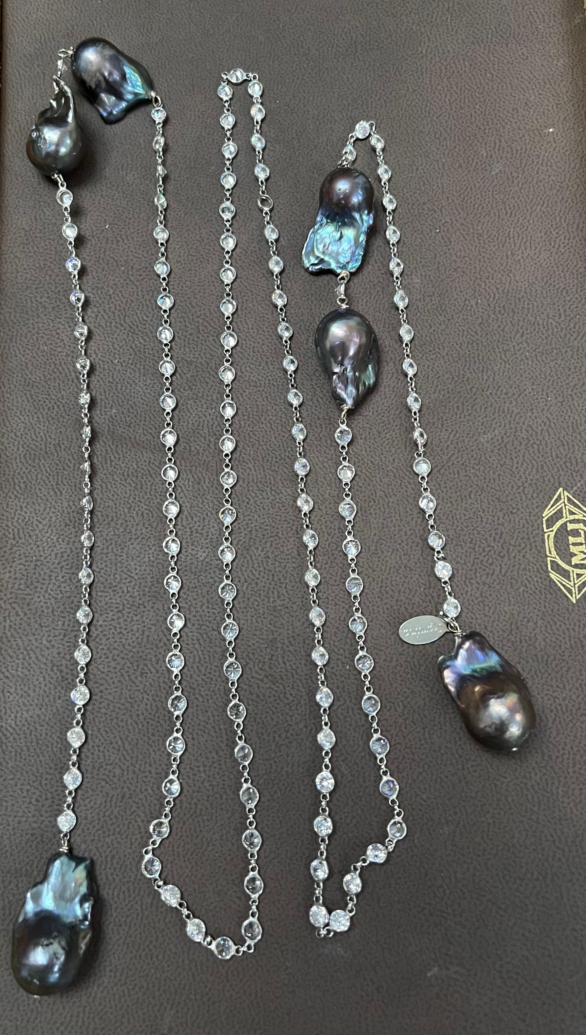 Sehr modisch Sieht aus wie Diamant nach Meter oder STATION Halskette 

 Halskette mit glänzenden Zirkonia,  Alle Steine  sind BEZEL-SET, sie sind sehr eng beieinander 
Erstaunliche Schönheit zu einem sehr günstigen Preis.
signiertes Designerstück