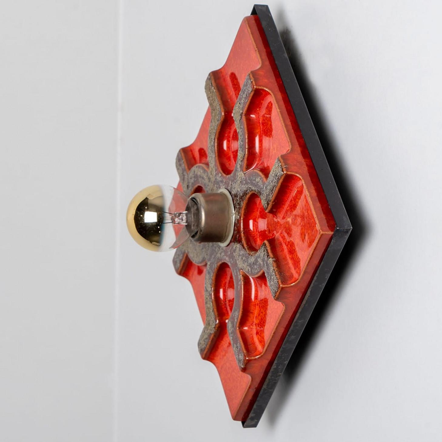 Mid-Century Modern Fat Lava Brown and Red Ceramic Geometric Wall Light, West-Germany For Sale
