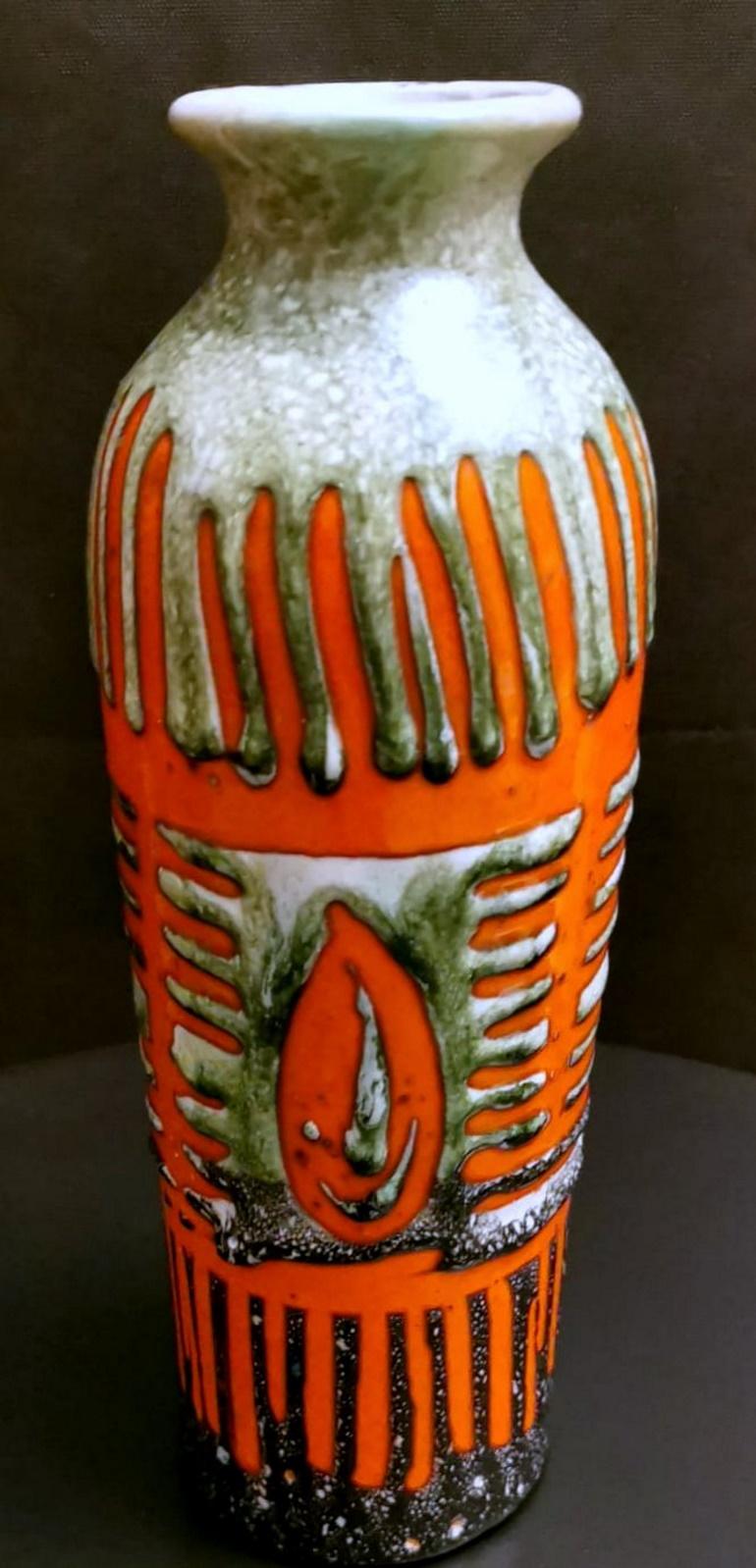 Brutalisme Vase en céramique émaillée de couleur hongroise en lave grasse de style brutaliste en vente