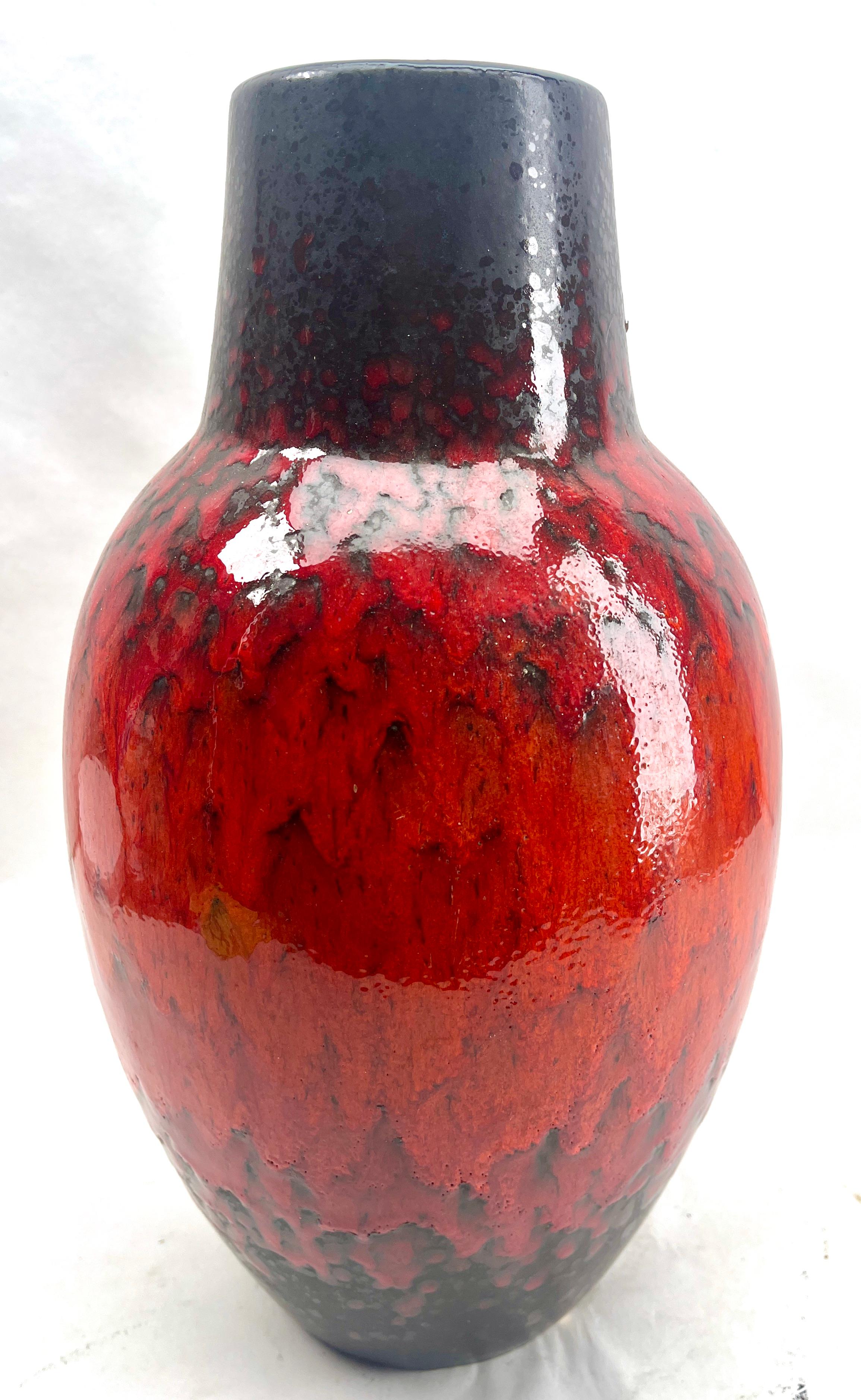 Vase de sol en lave grasse avec glaçure rouge à gouttes 'Scheurich 279-38, W-Germany', années 1960 en vente 2
