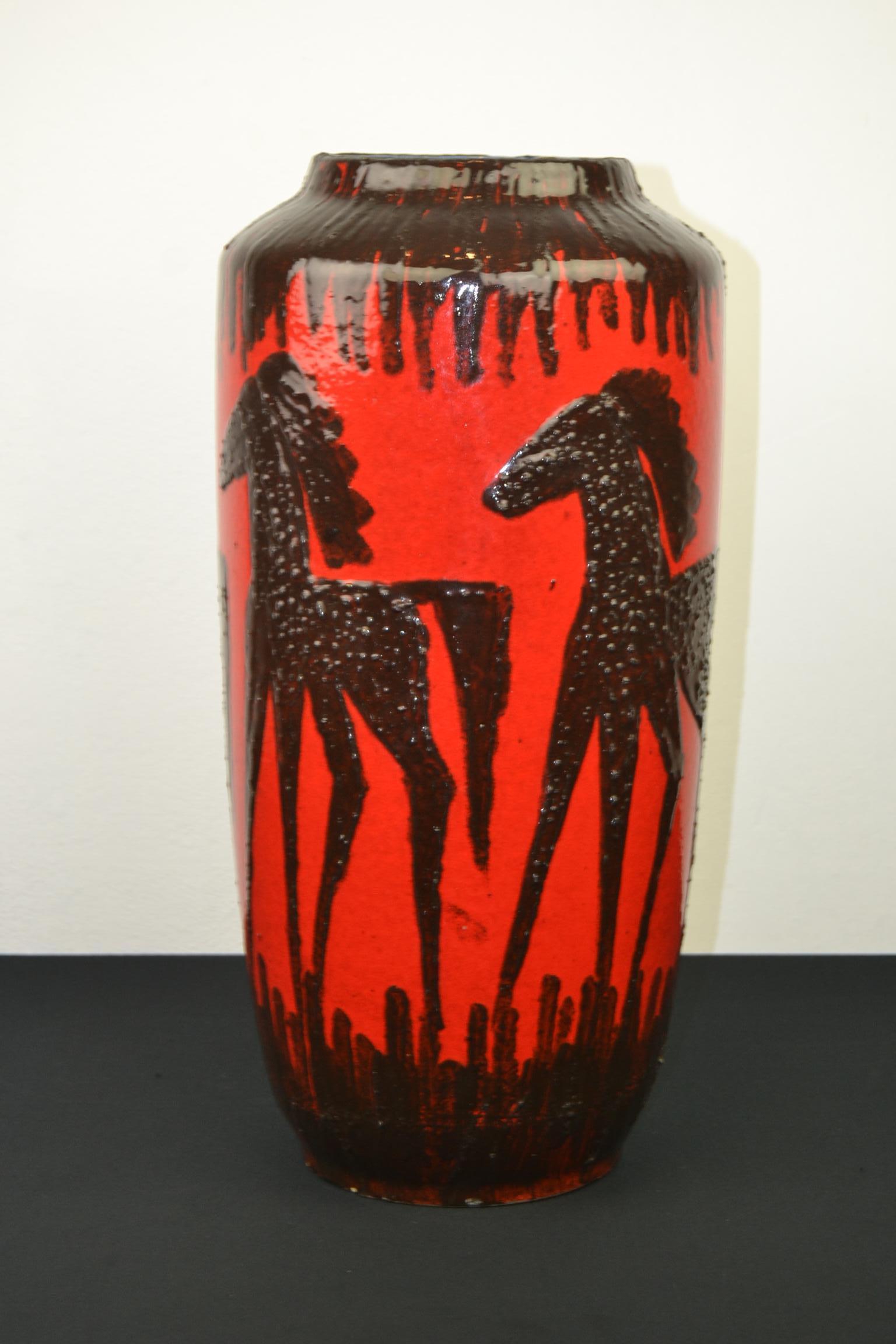 Vase mit roten Fat Lava-Pferden von Scheurich, Westdeutschland, 1960er Jahre (Keramik) im Angebot