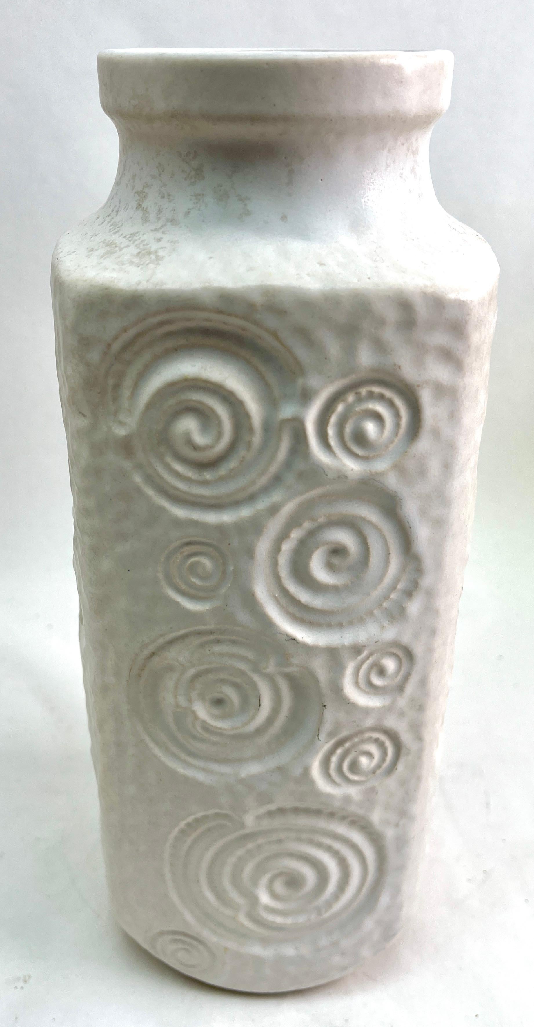 Tedesco Vaso Scheurich in lava grassa con decoro e timbro 282-26, Germania occidentale, anni '60 in vendita