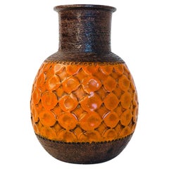 Vase Fat Lava Style en finition texturée Brown et glaçure orange