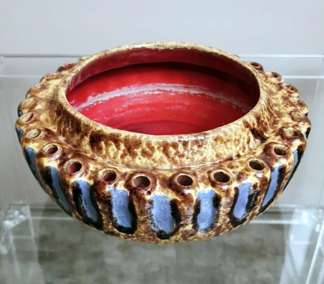 We kindly suggest you read the whole description, because with it we try to give you detailed technical and historical information to guarantee the authenticity of our objects.
Particular and original Hungarian centerpiece/flower bowl in colored