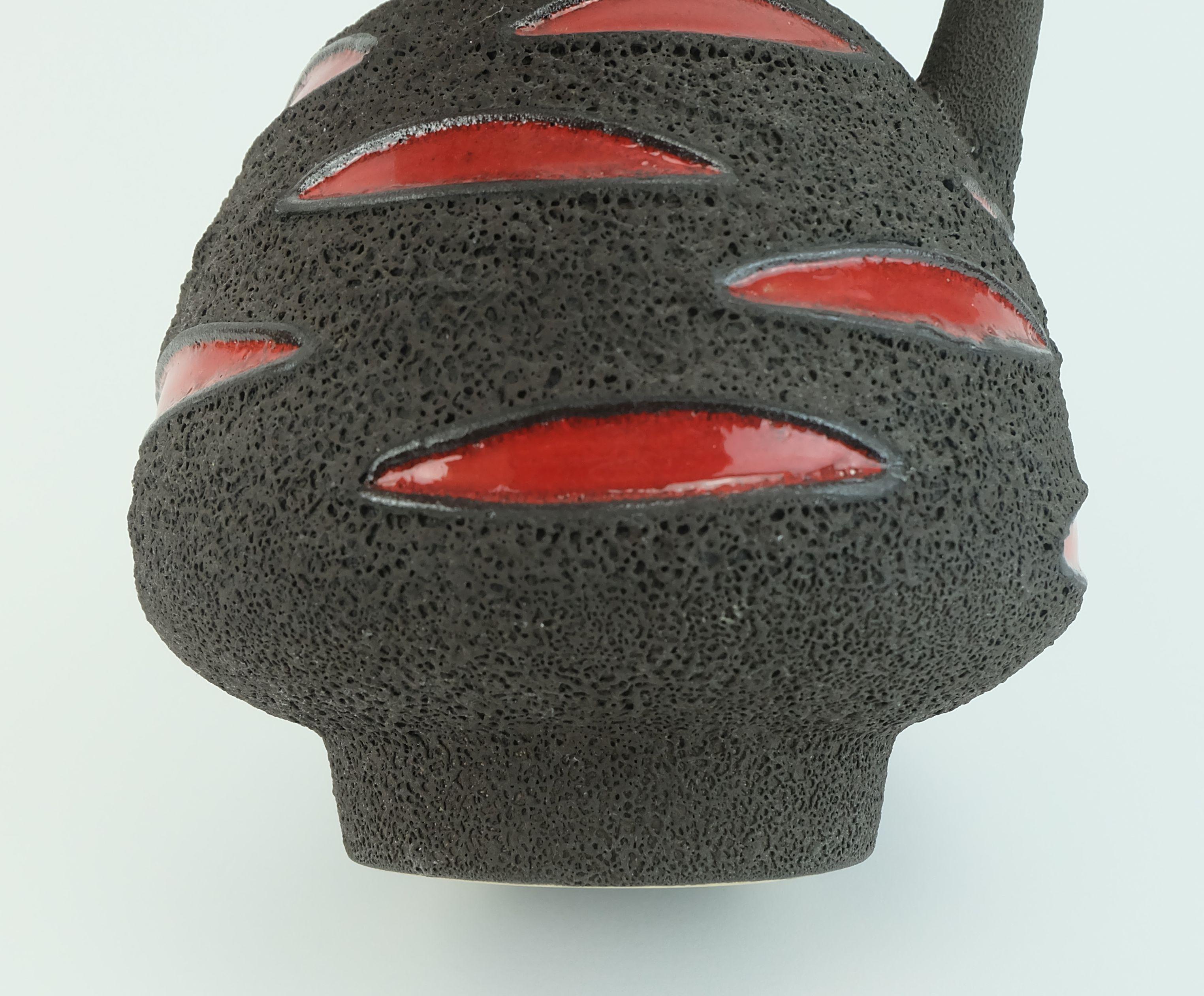 vaso di lava grassa ceramica schlossberg anni '70 marrone con motivo rosso lucido n. 64-25 in vendita 3