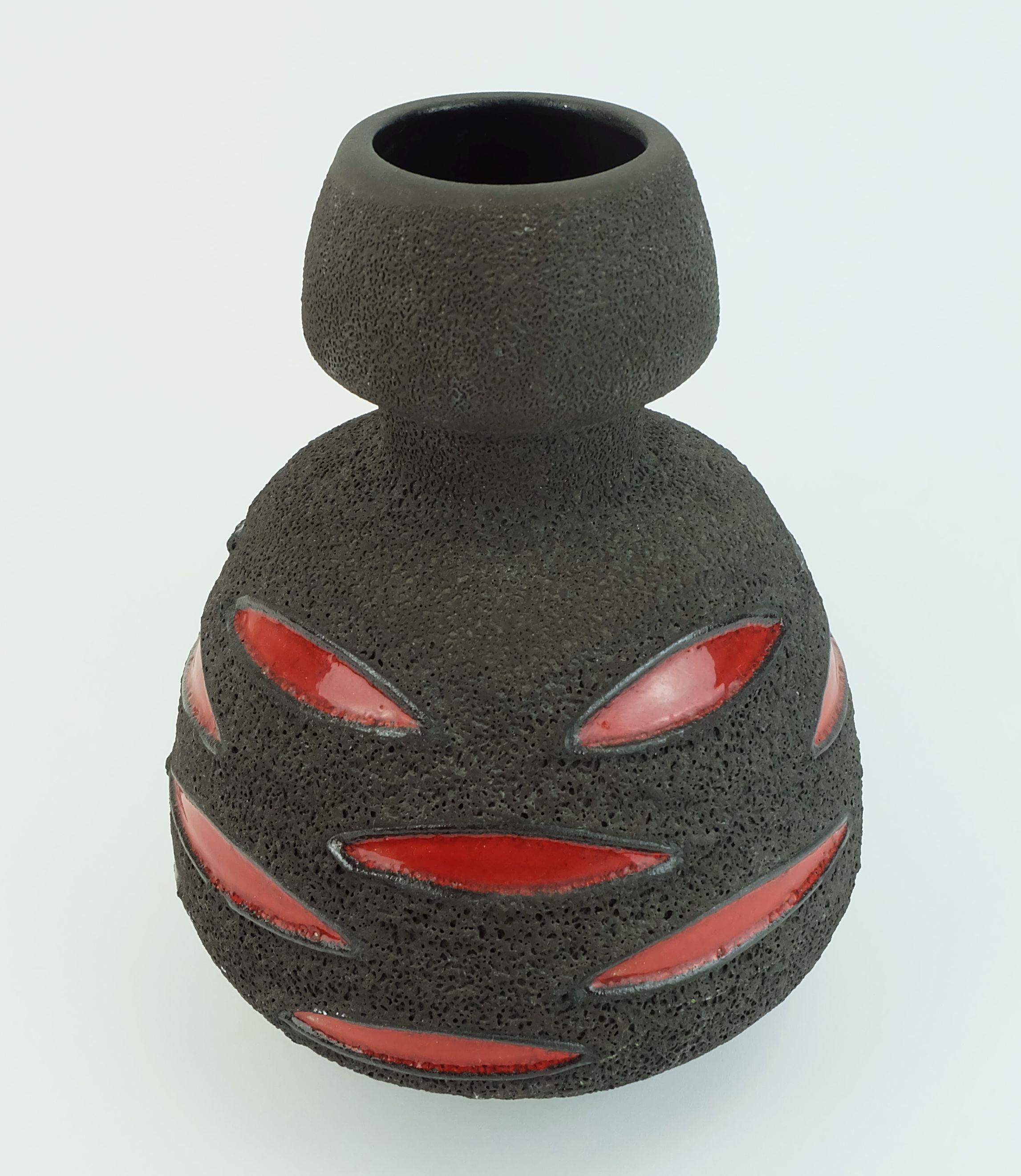 vaso di lava grassa ceramica schlossberg anni '70 marrone con motivo rosso lucido n. 64-25 In condizioni buone in vendita a Mannheim, DE