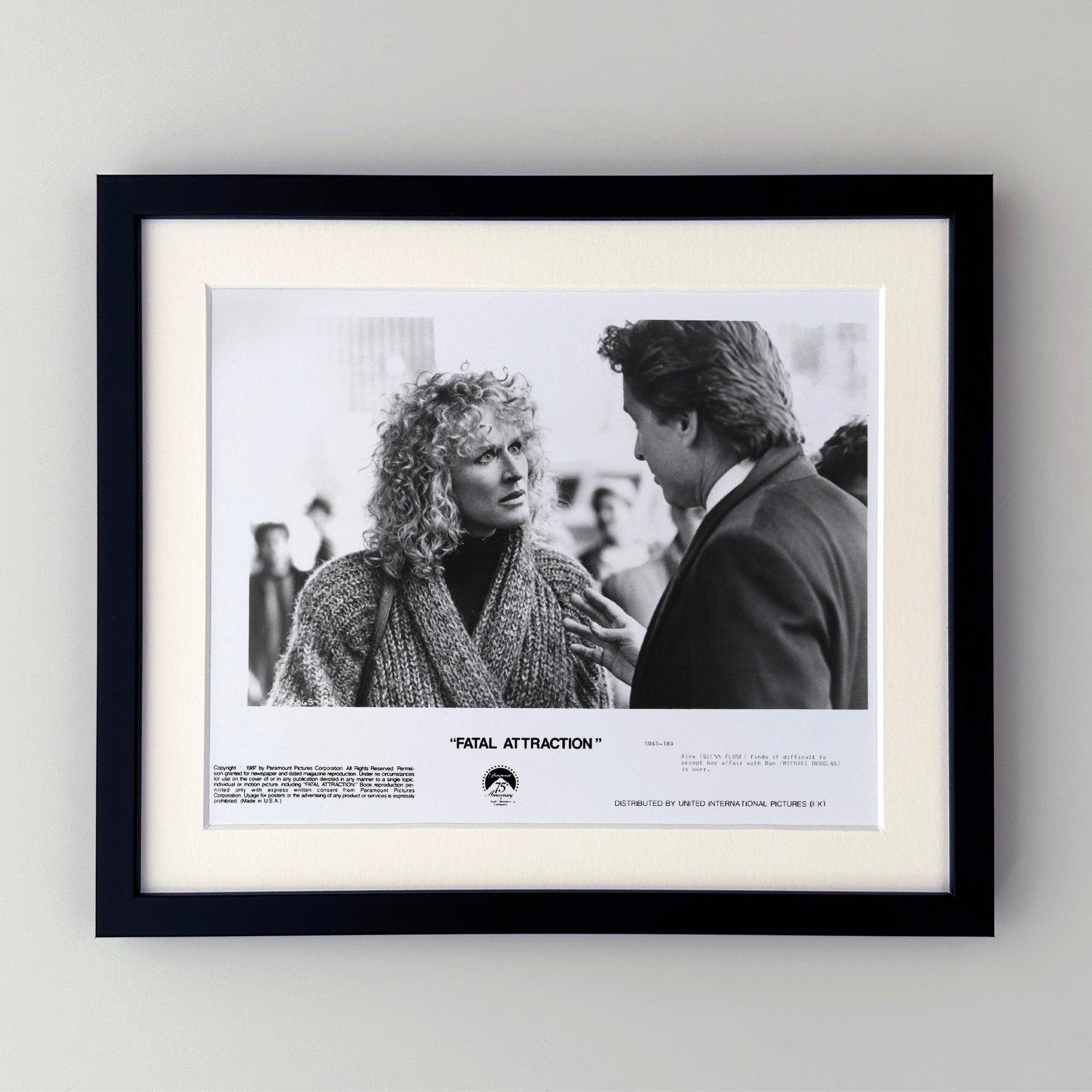 Original 8x10 inches Publicity Film Still for Fatal Attraction (1987) avec Michael Douglas et Glenn Close.

Les photos de publicité (film/production) ont été créées pour aider les studios à promouvoir leurs nouveaux films. Les photos ont été