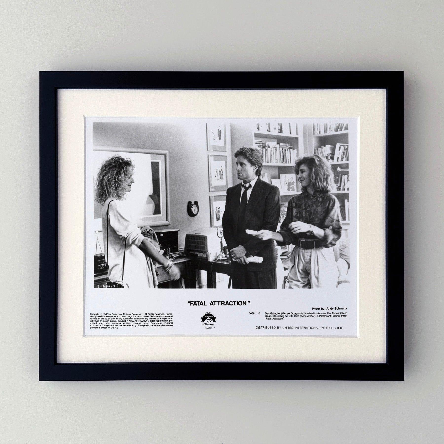 Original 8x10 inches Publicity Film Still for Fatal Attraction (1987) avec Michael Douglas et Glenn Close.

Les photos de publicité (film/production) ont été créées pour aider les studios à promouvoir leurs nouveaux films. Les photos ont été