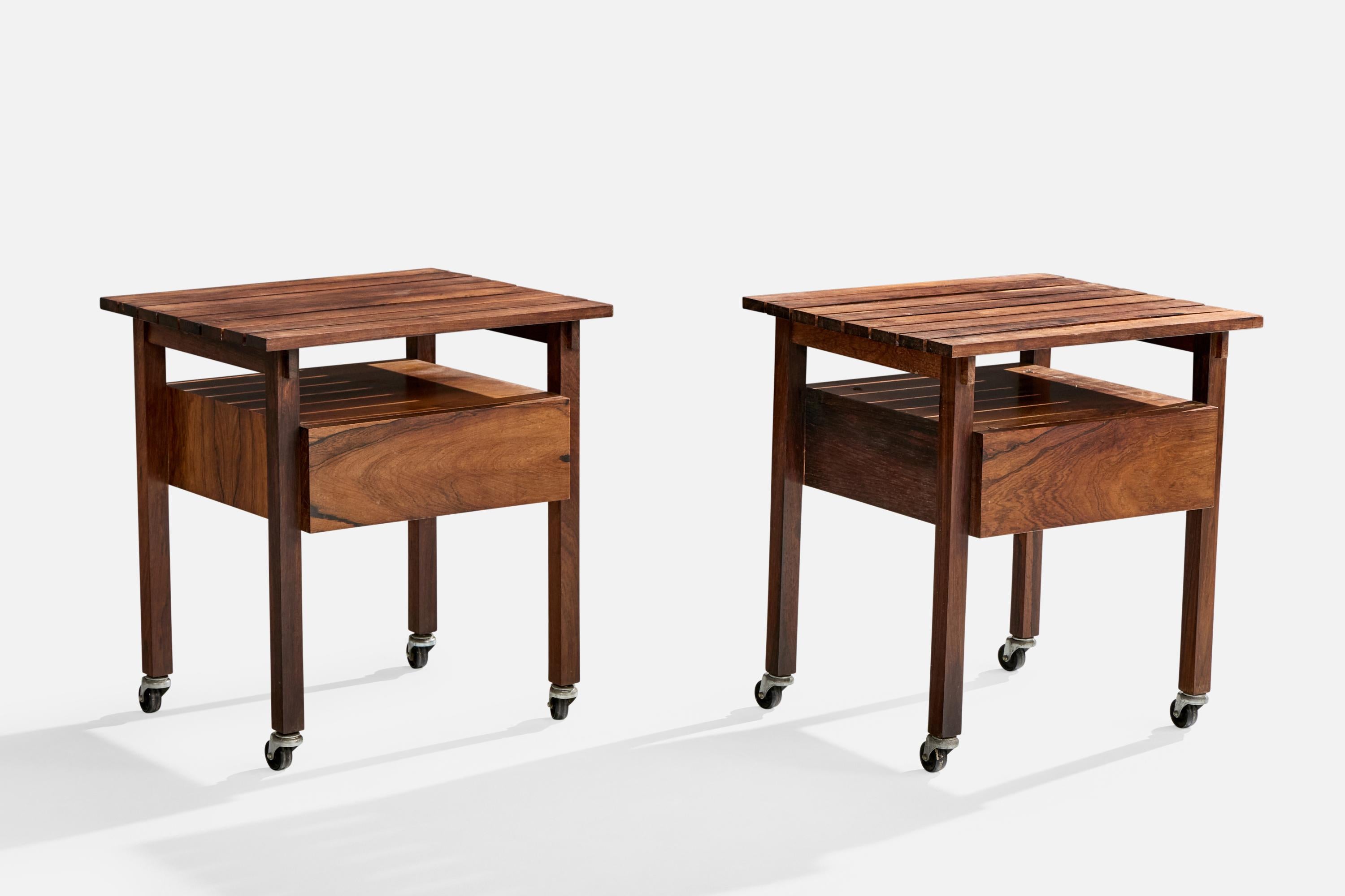 Paire de tables d'appoint en bois et métal produites par Fatima Arquitetura e Interiores, Brésil, c. 1960.

Dimensions : 21.75