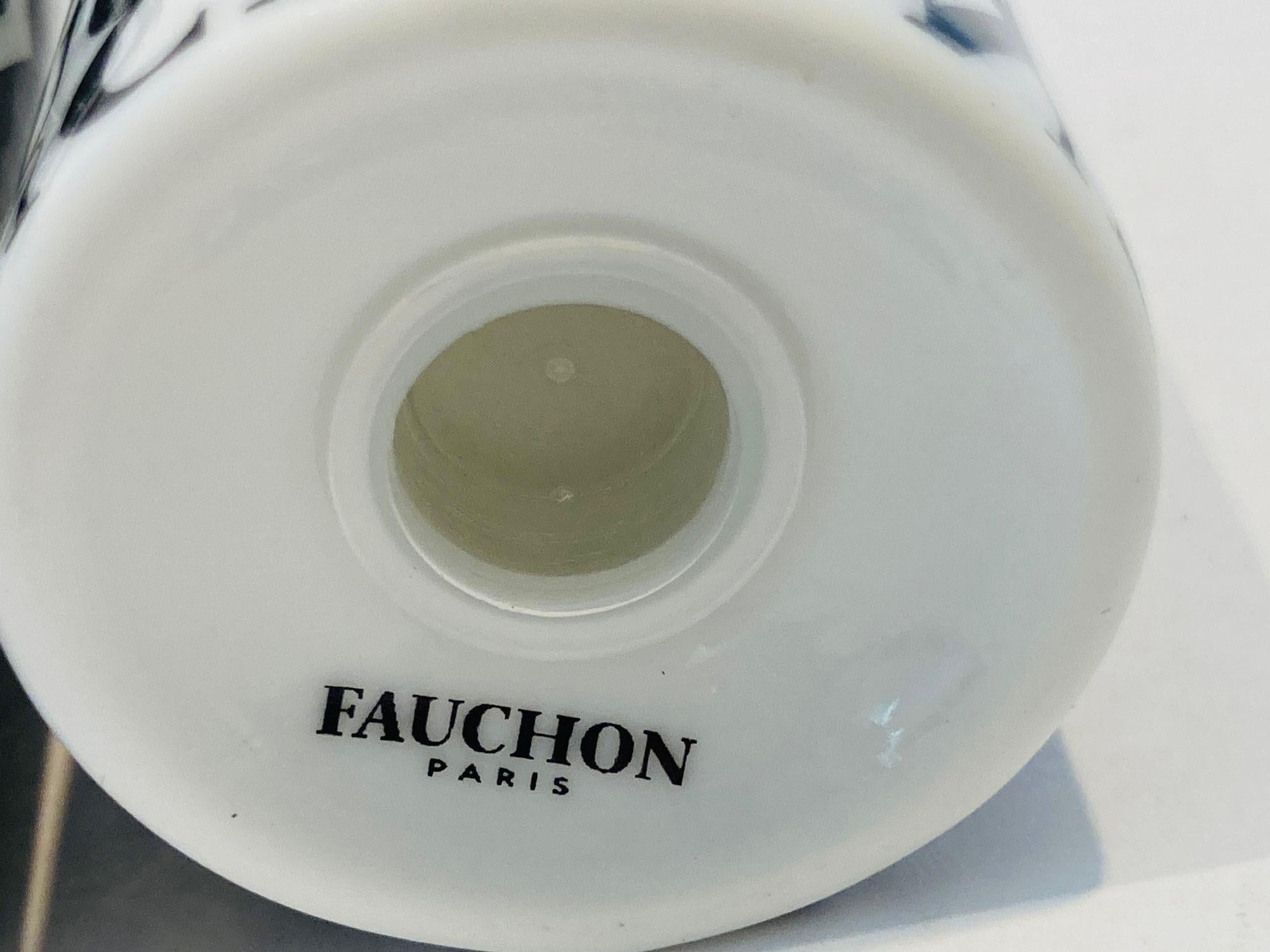 FAUCHON Paris Salz- und Pfefferstreuer aus Porzellan Schwarz und Weiß im Angebot 5