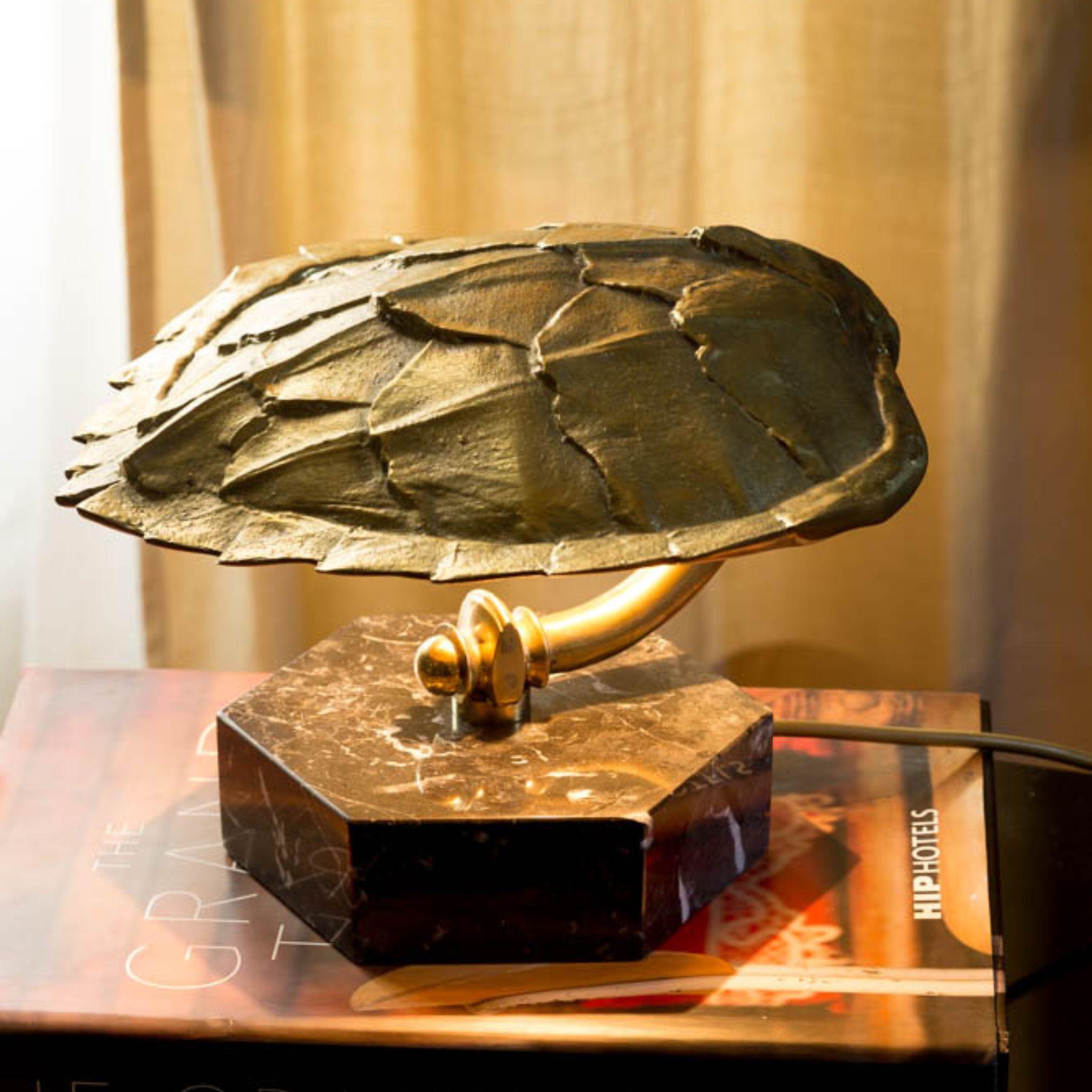 italien Lampe de table en marbre tortue Fauna en vente