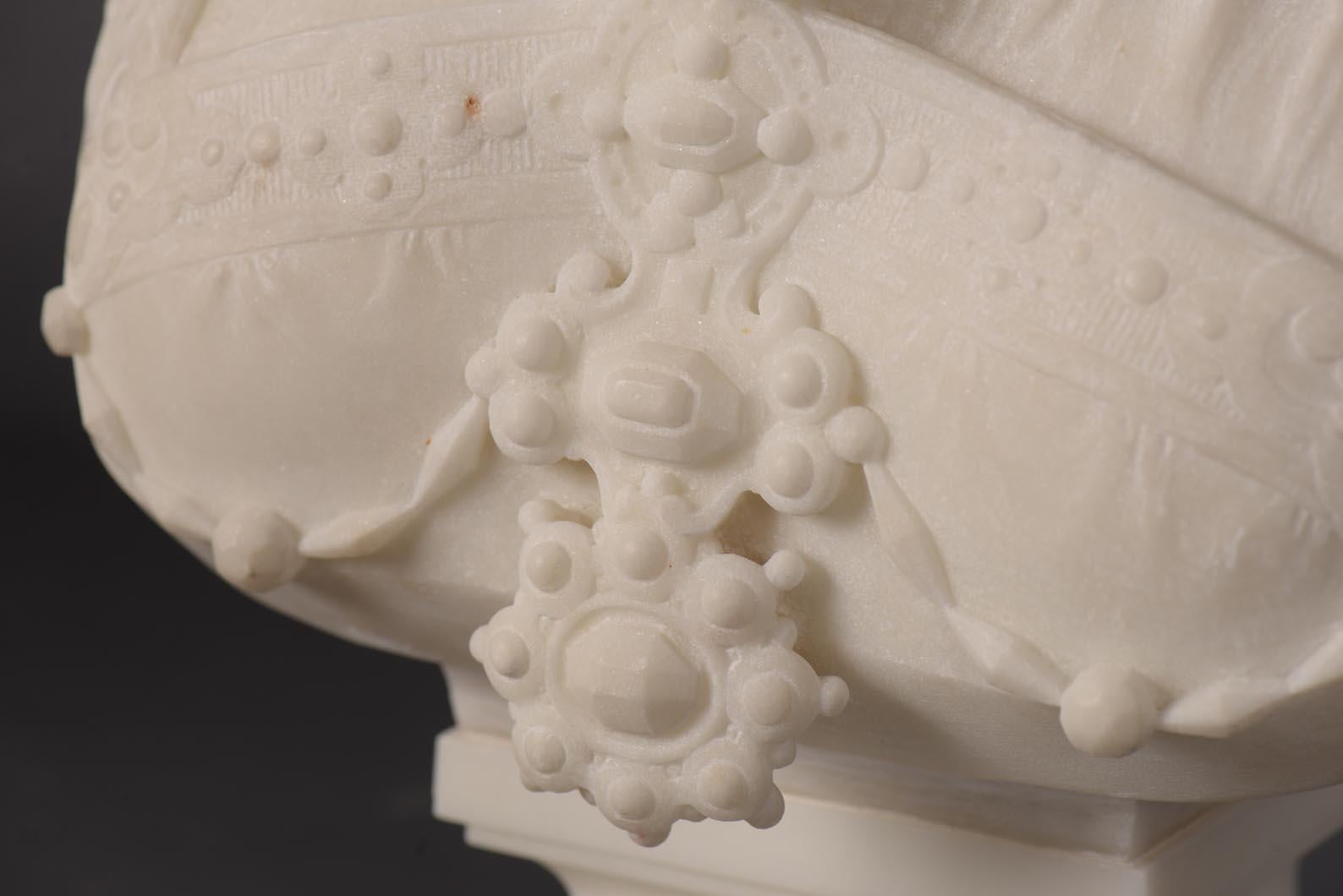 Statuary Marble FAURE DE BROUSSÉ, Bust of a woman in Renaissance costume in statuary marble