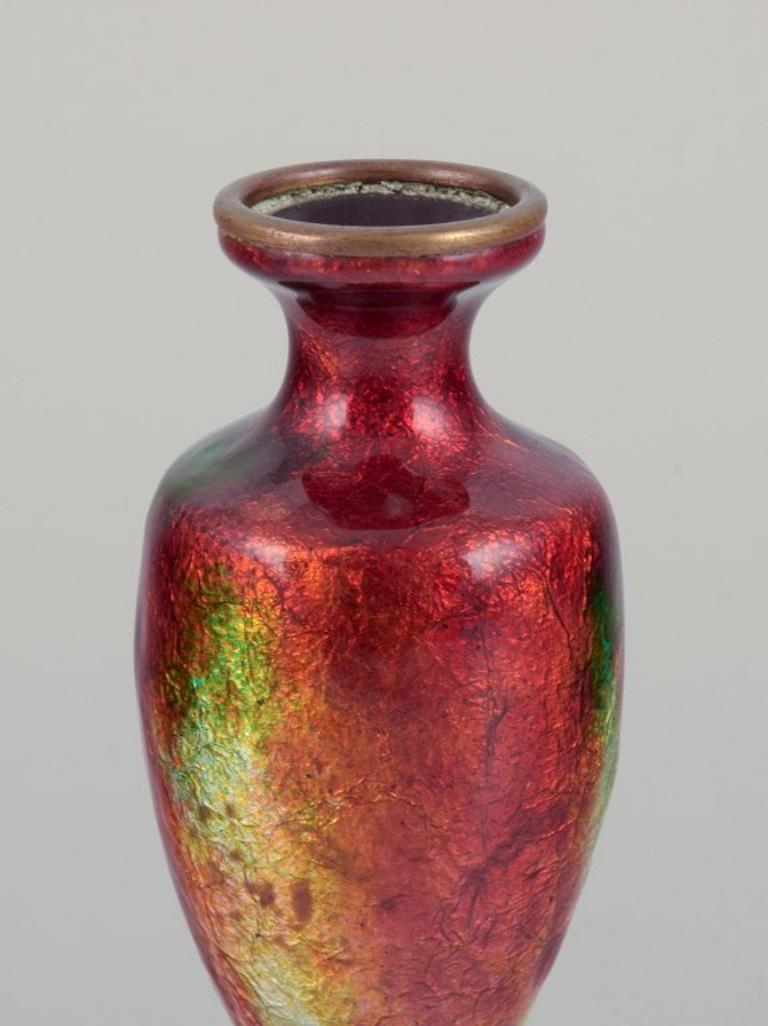 XX secolo Fauré et Marti per Limoges, Francia. Piccolo vaso in metallo con decorazione a smalto in vendita