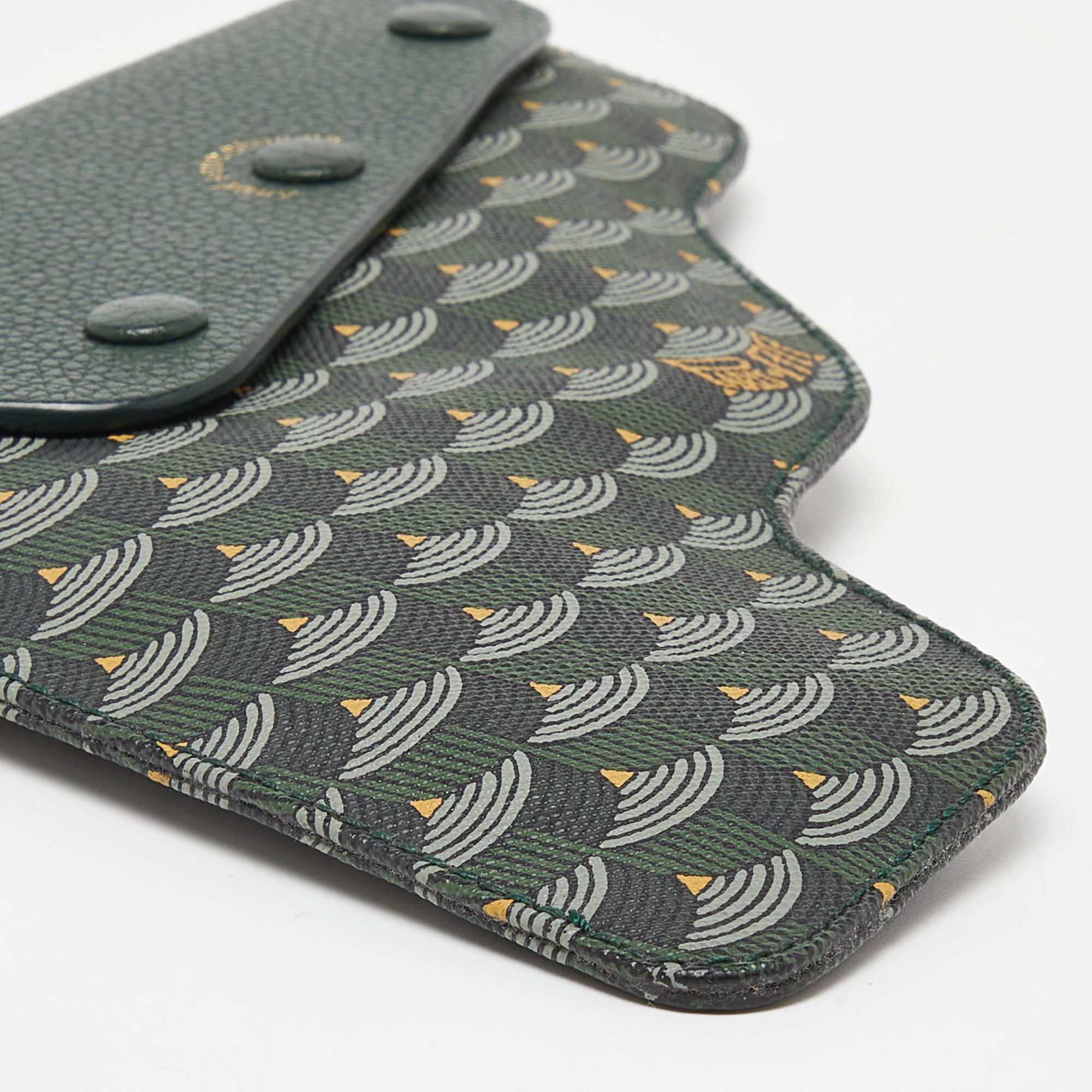 Faure Le Page Green Coated Canvas and Leather Caliber 18 Wristlet Pouch In Good Condition In Dubai, Al Qouz 2