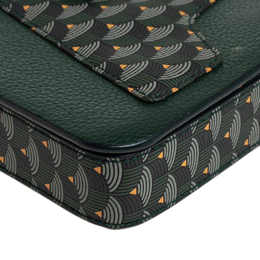 Fauré Le Page Green Leather Calibre 21 Top Handle Bag In Good Condition In Dubai, Al Qouz 2
