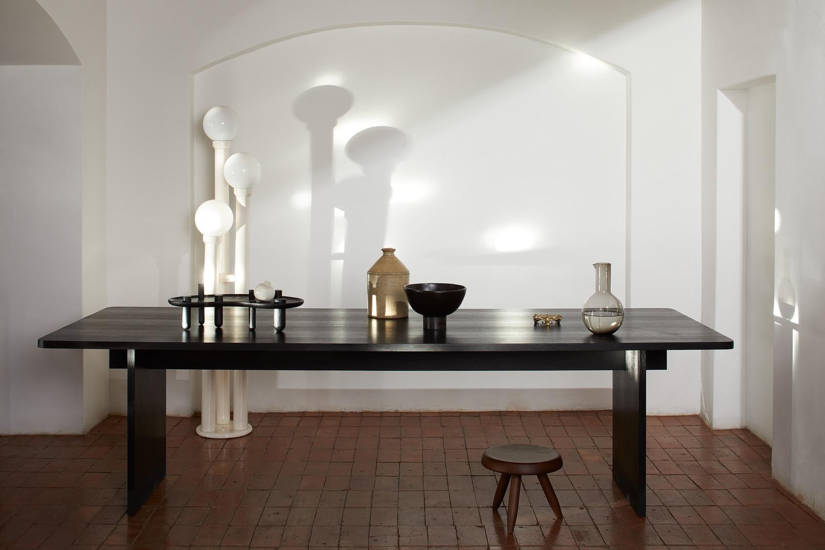 6sitzer Faure-Tisch, handgefertigt aus geschwärzter, geölter Eiche von Lemon (Minimalistisch)