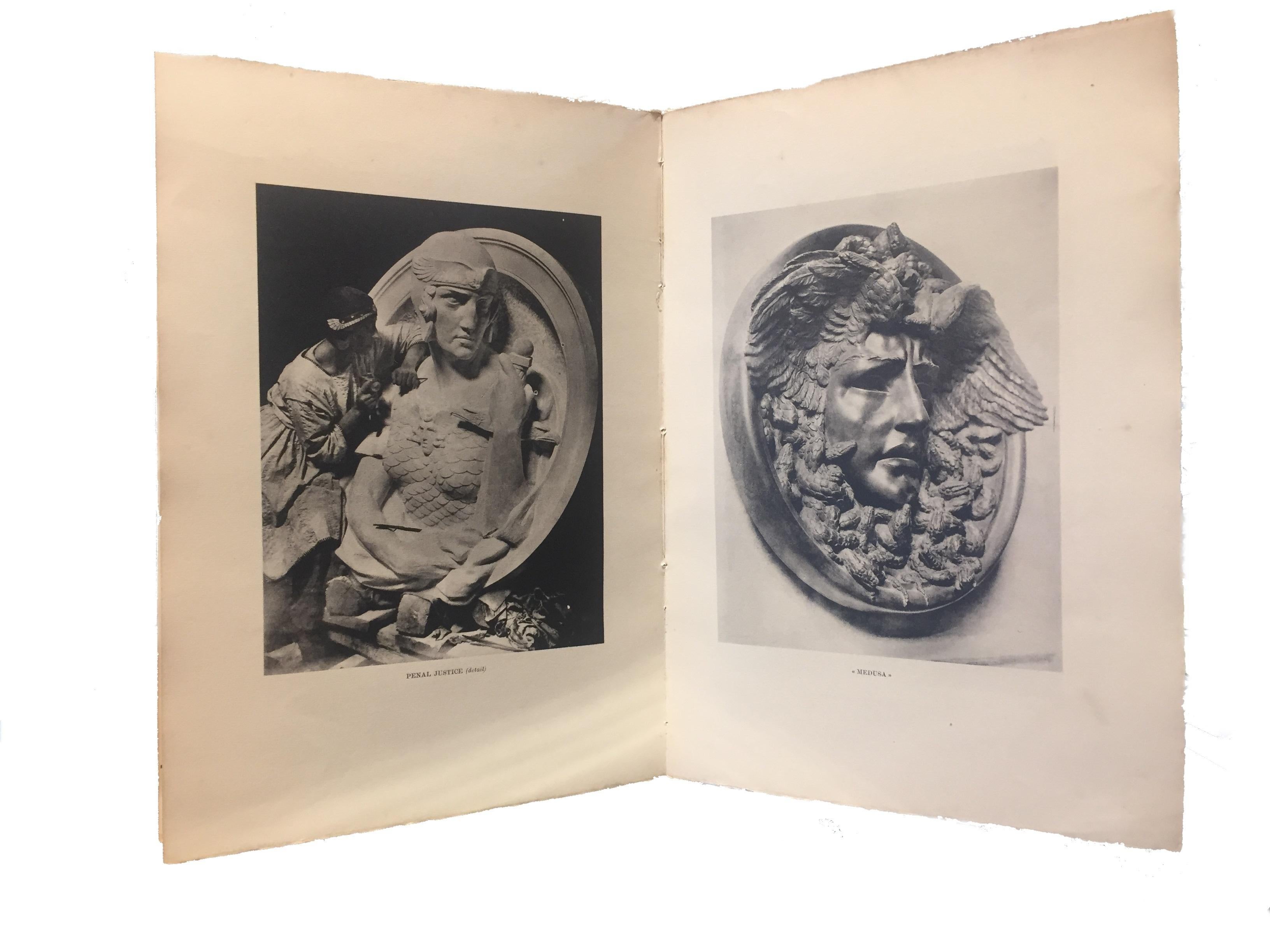Fausta Mengarini, Medusa, Art Deco Bronze Bas-Relief Medallion, circa 1926 In Good Condition In New York, NY