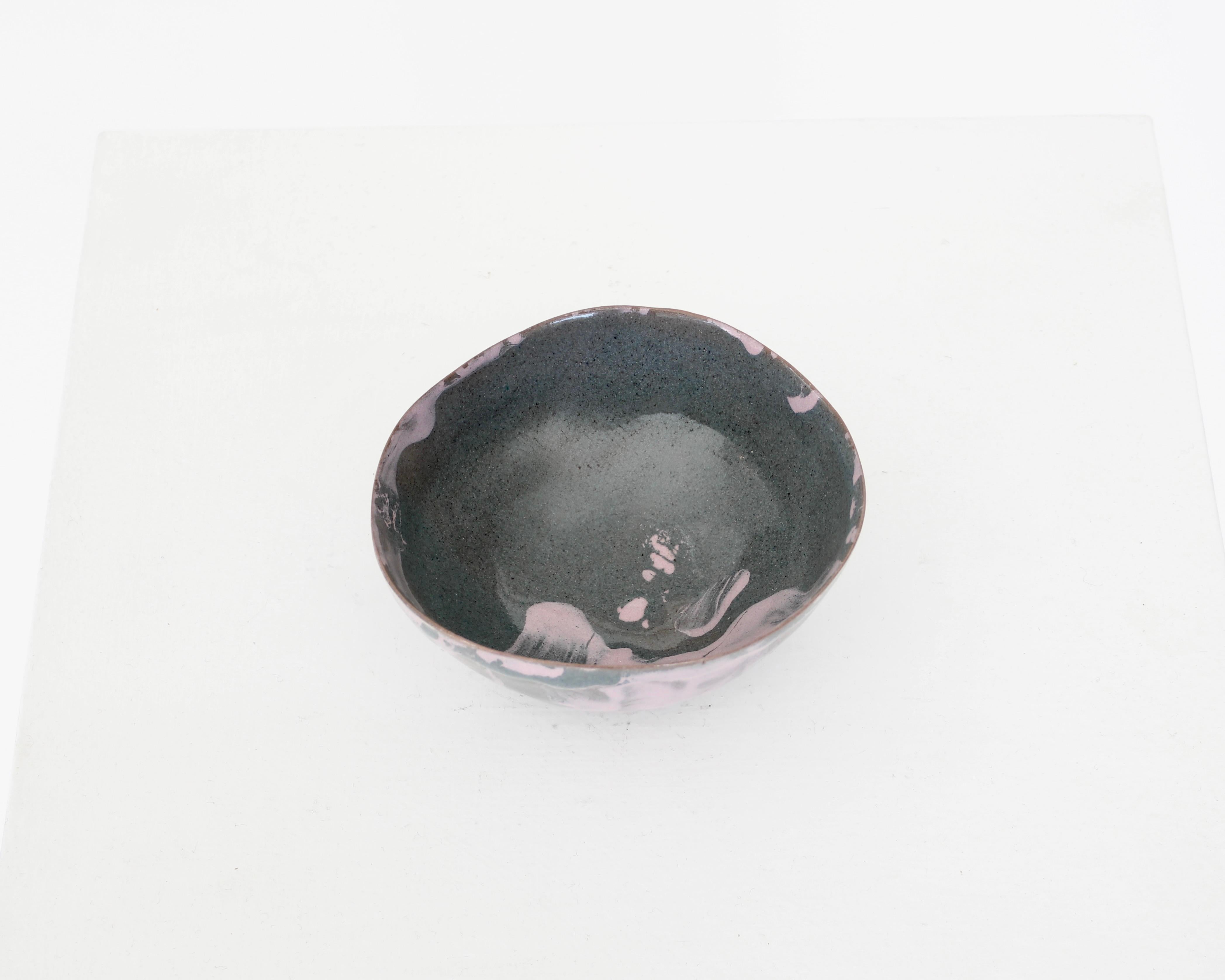 Fausto Menotti Italian Purple and Gray Ceramic Dish Bowl Italy c 1960 im Angebot 3