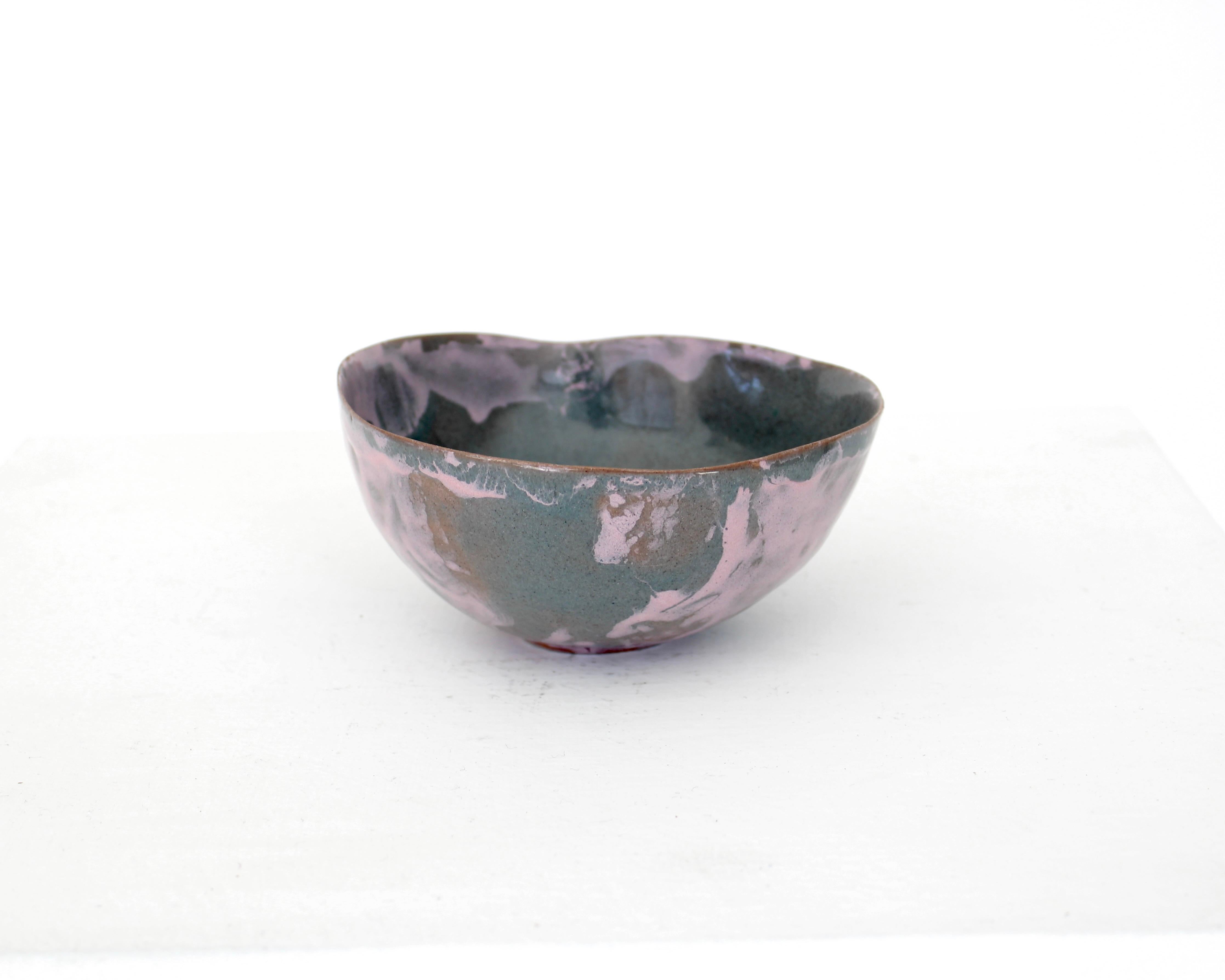 Fausto Menotti Italian Purple and Gray Ceramic Dish Bowl Italy c 1960 im Zustand „Hervorragend“ im Angebot in Chicago, IL