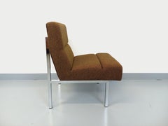 Fauteuil chauffeuse moderniste vintage en tissu de laine et métal chromé
