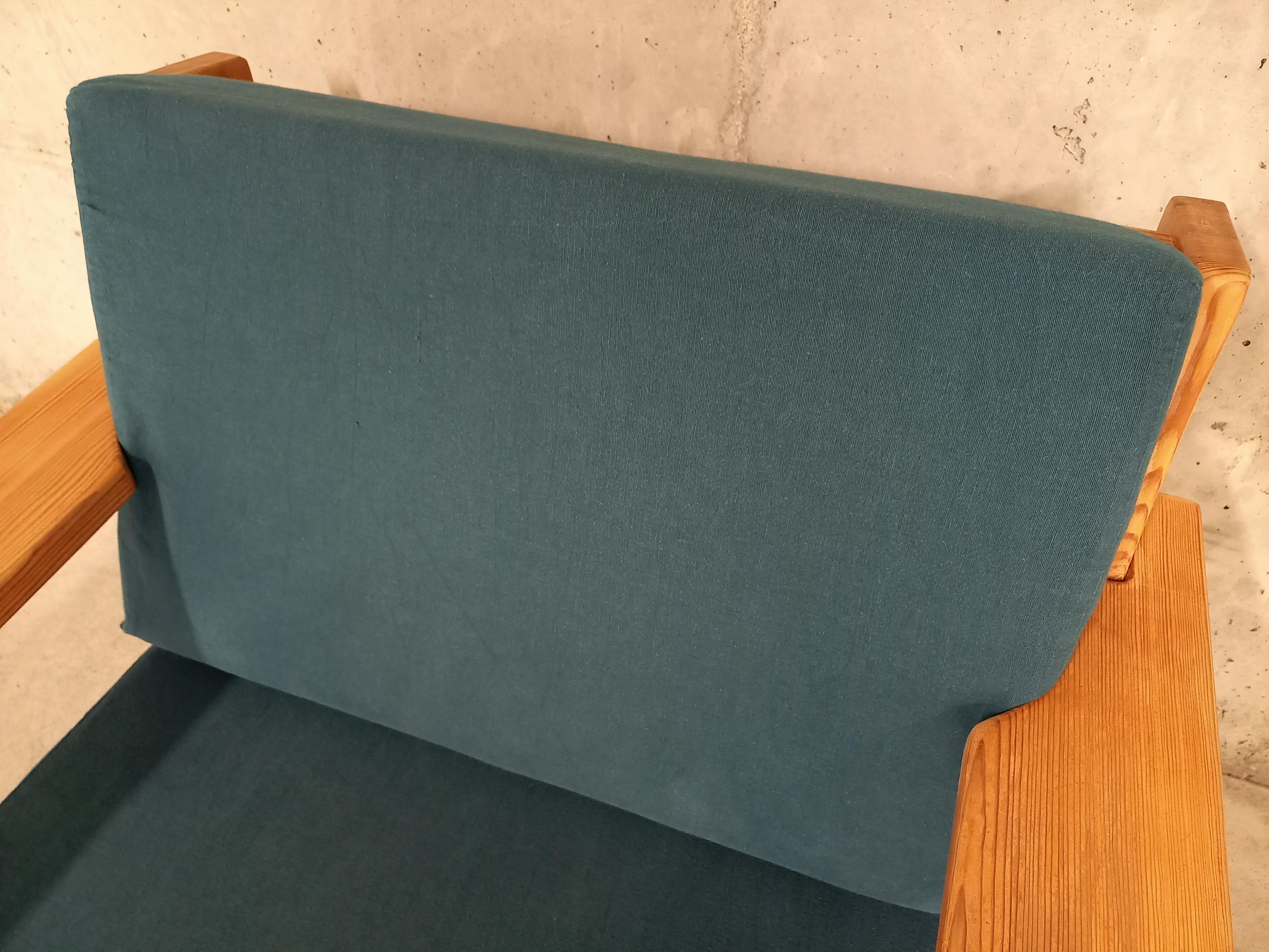 Fauteuil chauffeuse vintage en pin années 80 Pino en venta