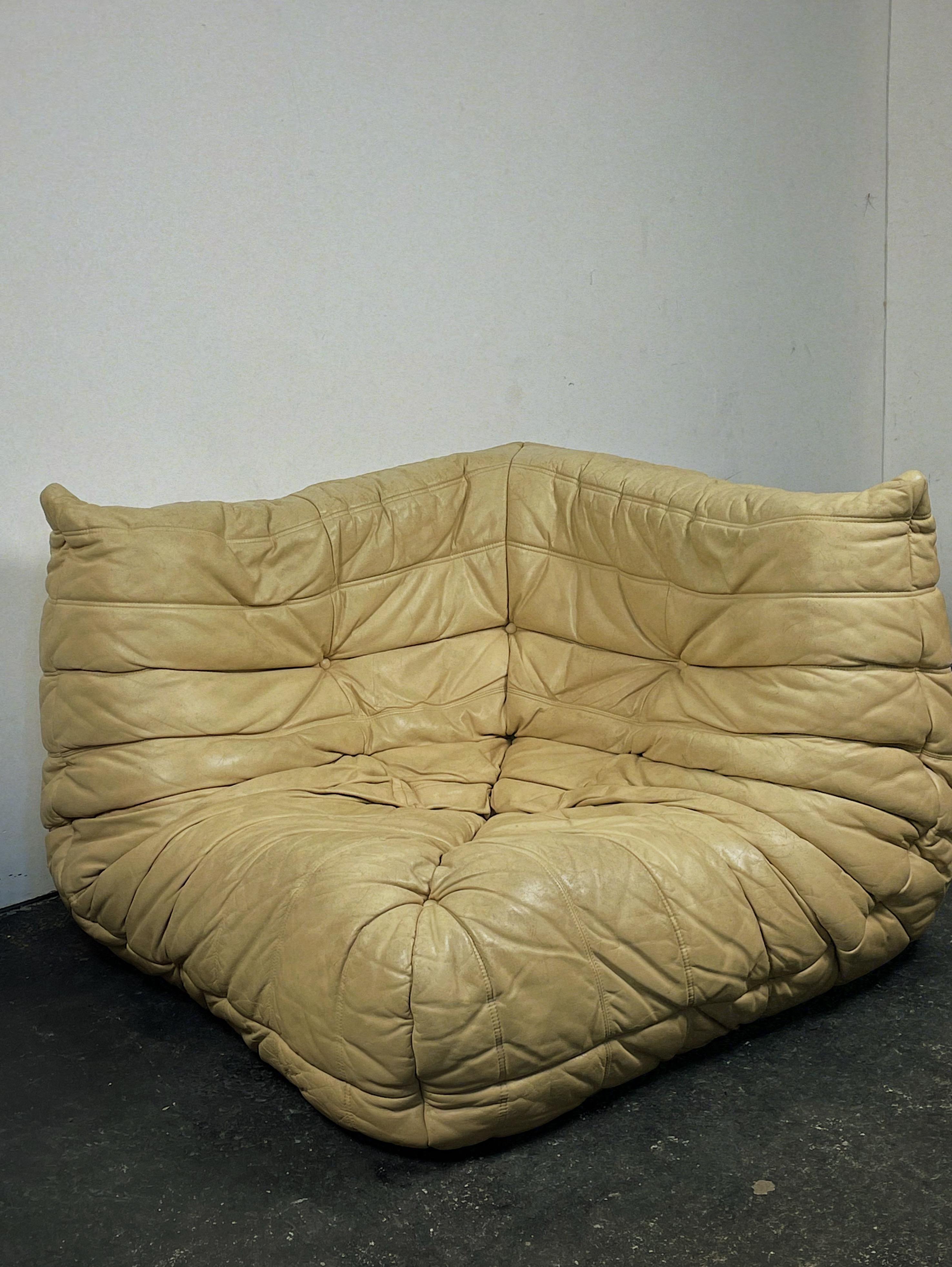 Leather Fauteuil d'angle Togo par Michel Ducaroy pour Ligne Roset