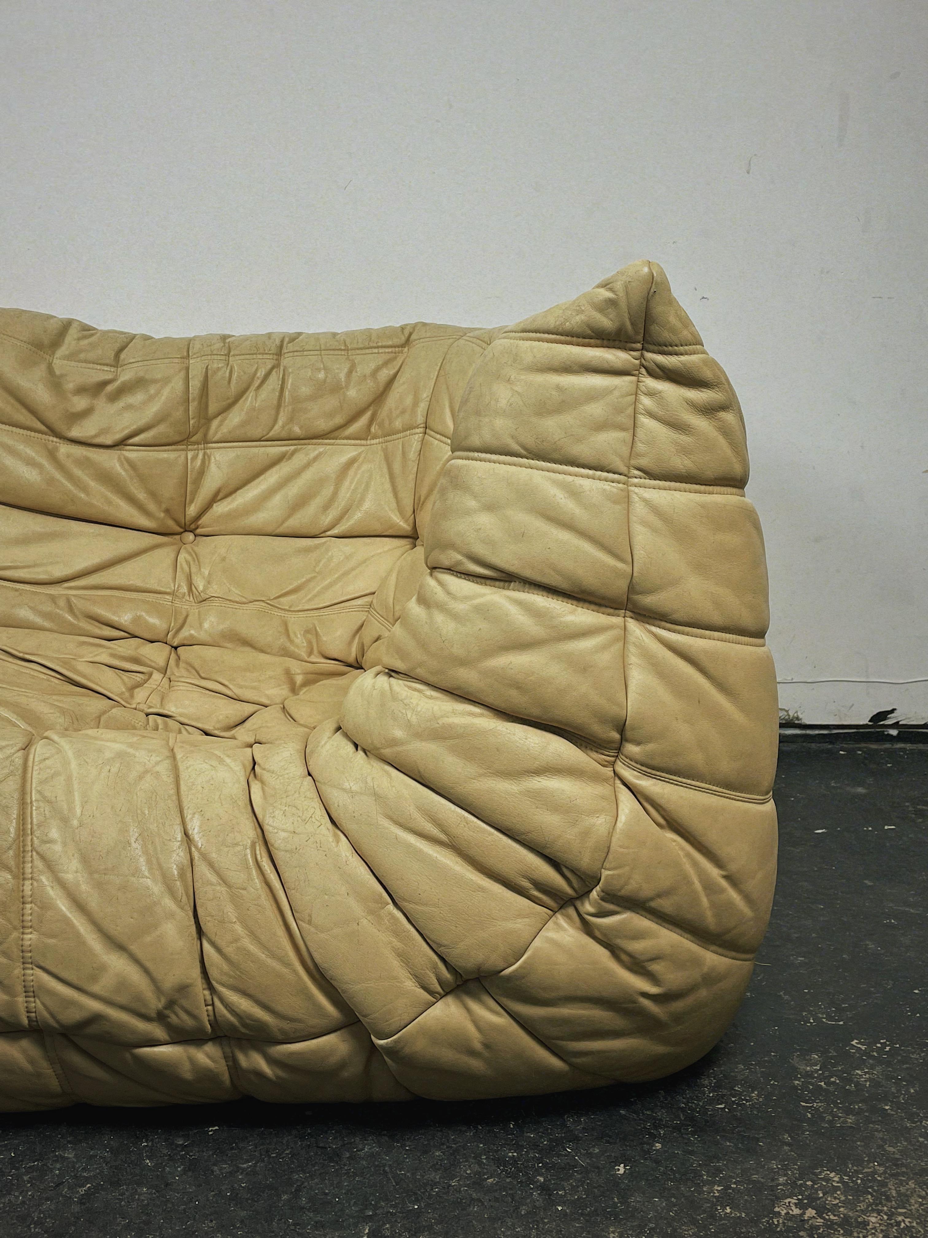 Fauteuil d'angle Togo par Michel Ducaroy pour Ligne Roset 1