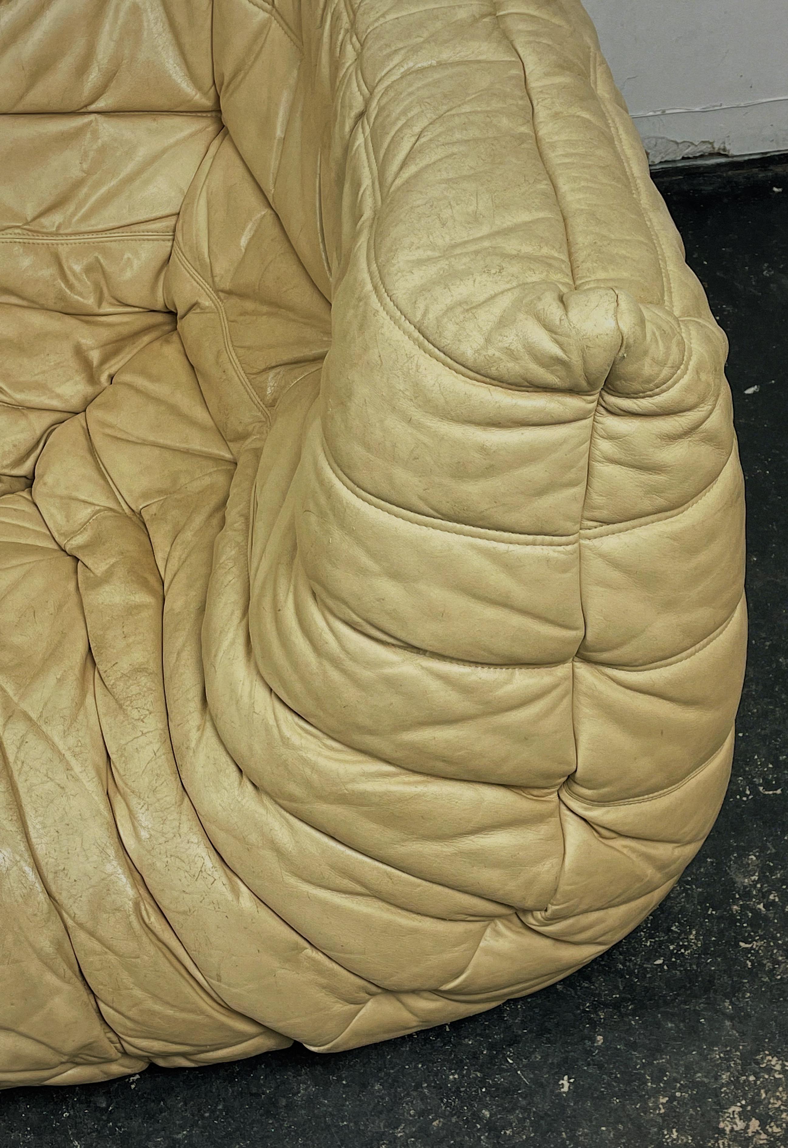Fauteuil d'angle Togo par Michel Ducaroy pour Ligne Roset 3