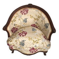 Fauteuil de coin en hêtre sculpté, estampillé Jean Avisse, XVIIIe