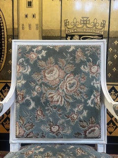 Fauteuil de style Louis XVI