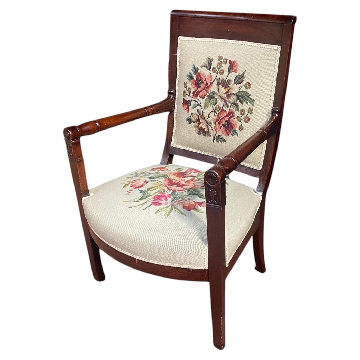 Fauteuil d'époque Empire en Noyer, tapisserie refaite. en vente
