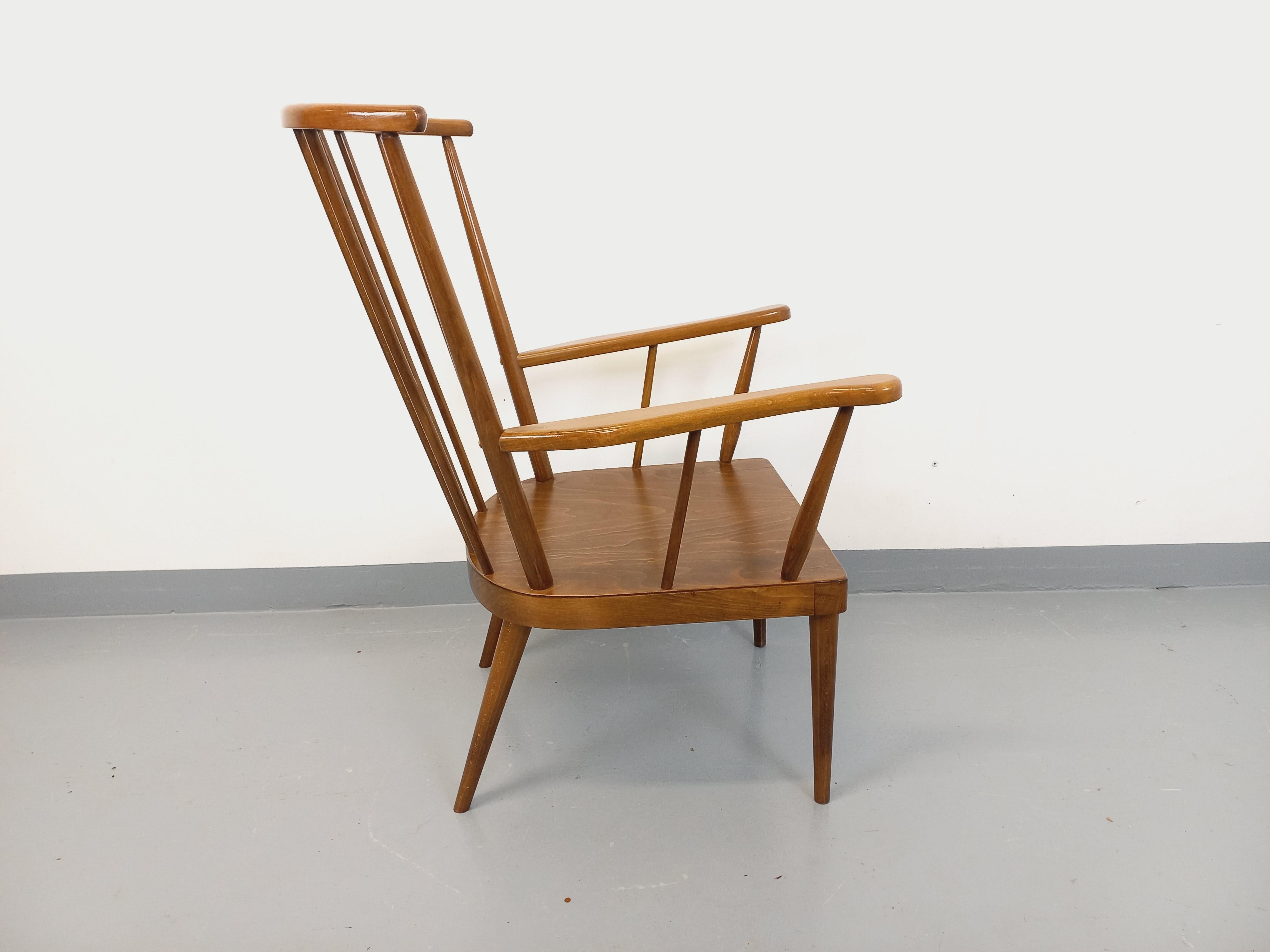 Fauteuil en bois vintage Baumann modèle Éventail des années 60 en vente 5