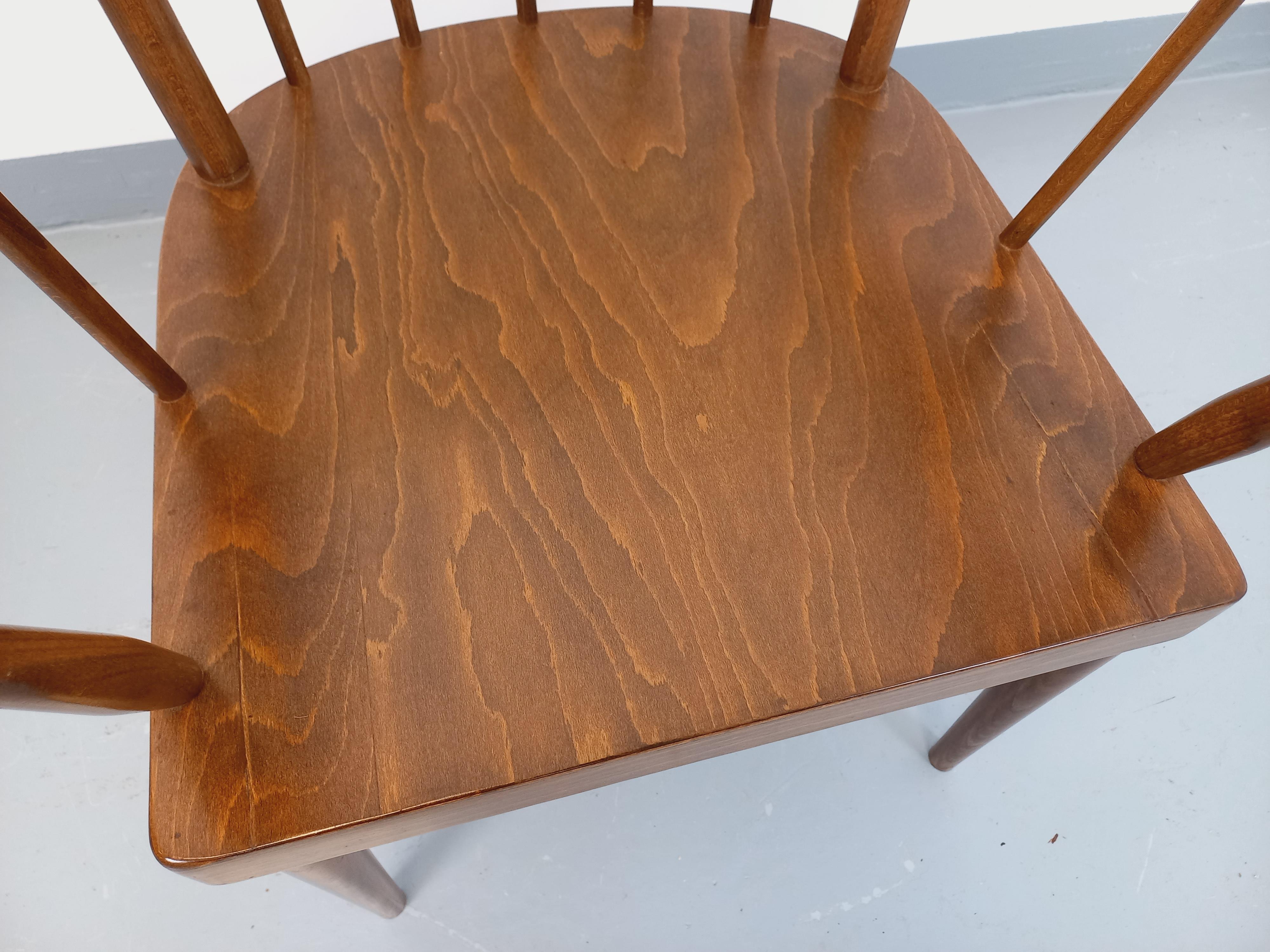 Fauteuil en bois vintage Baumann modèle Éventail des années 60 en vente 1