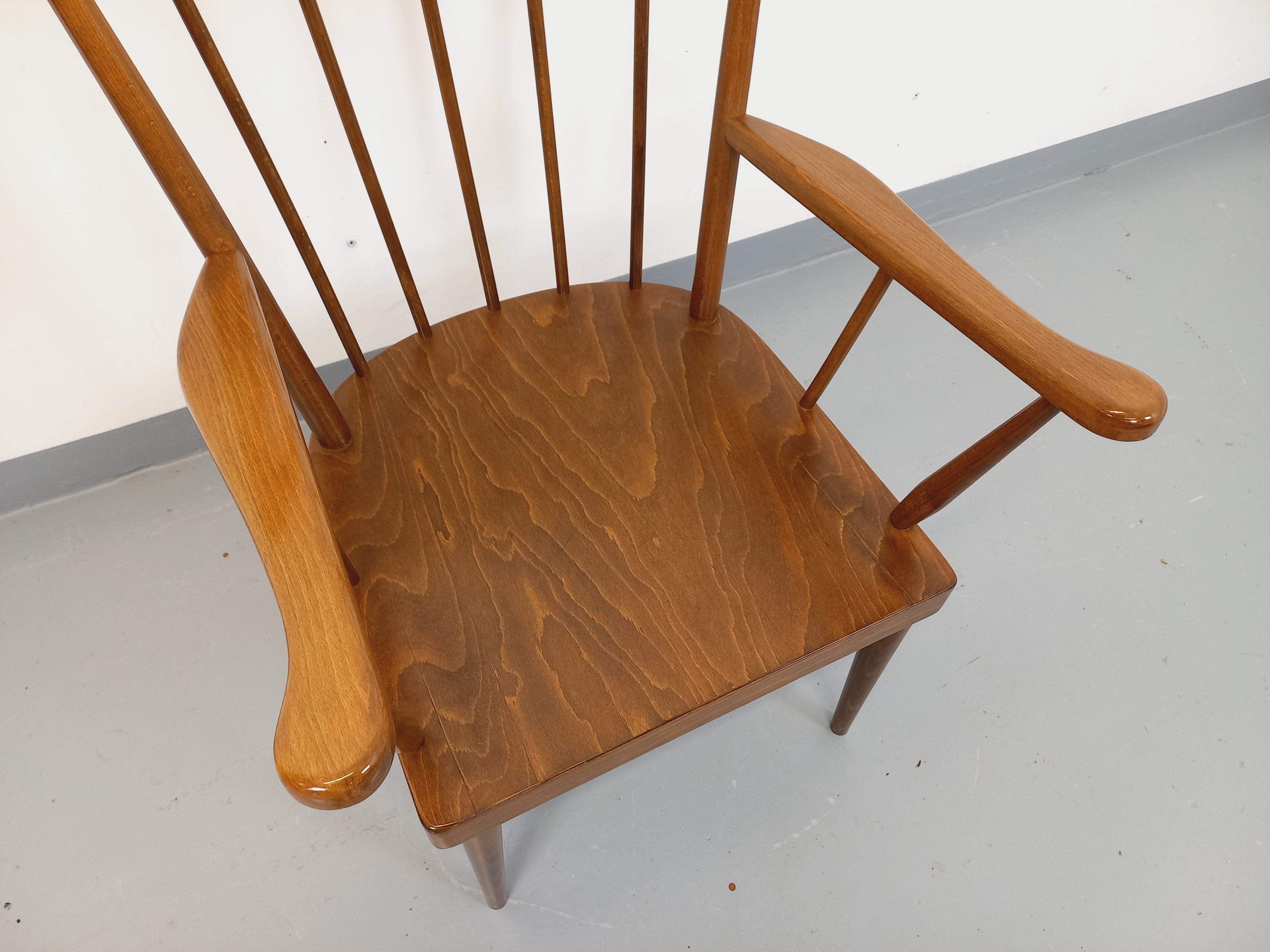 Fauteuil en bois vintage Baumann modèle Éventail des années 60 en vente 2