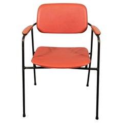 Fauteuil en métal laqué de 1950 dans le style de Pierre Guariche