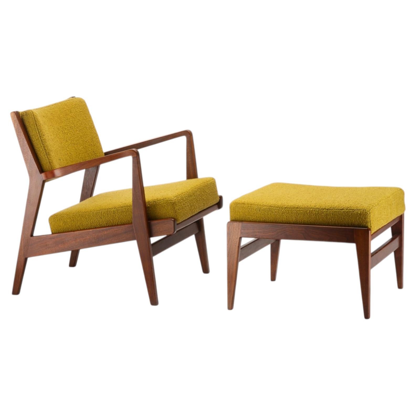 Fauteuil et repose pieds in vendita