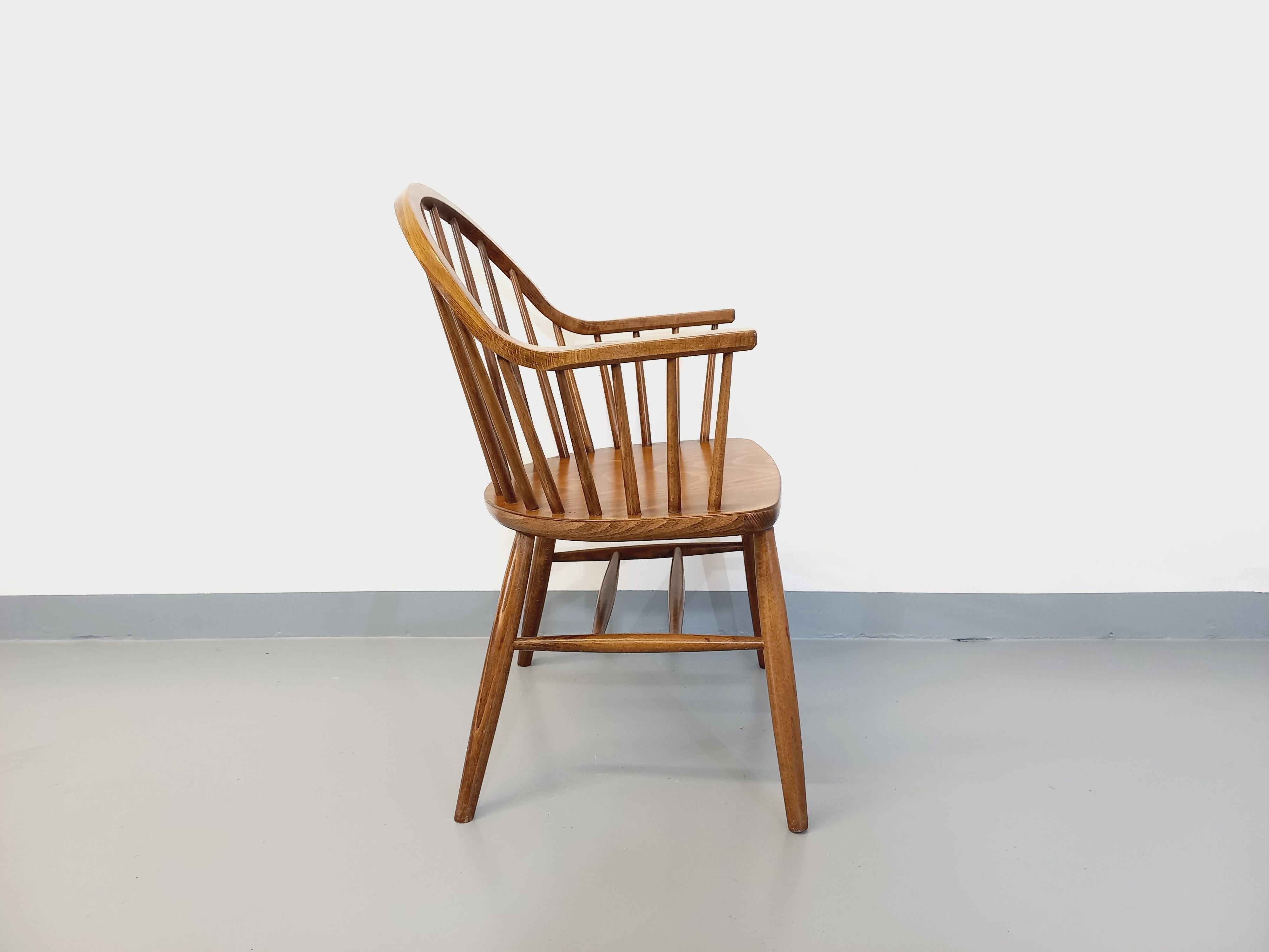 Mid-Century Modern Fauteuil éventail vintage Bridge Western de marque Baumann en bois des années 70 For Sale