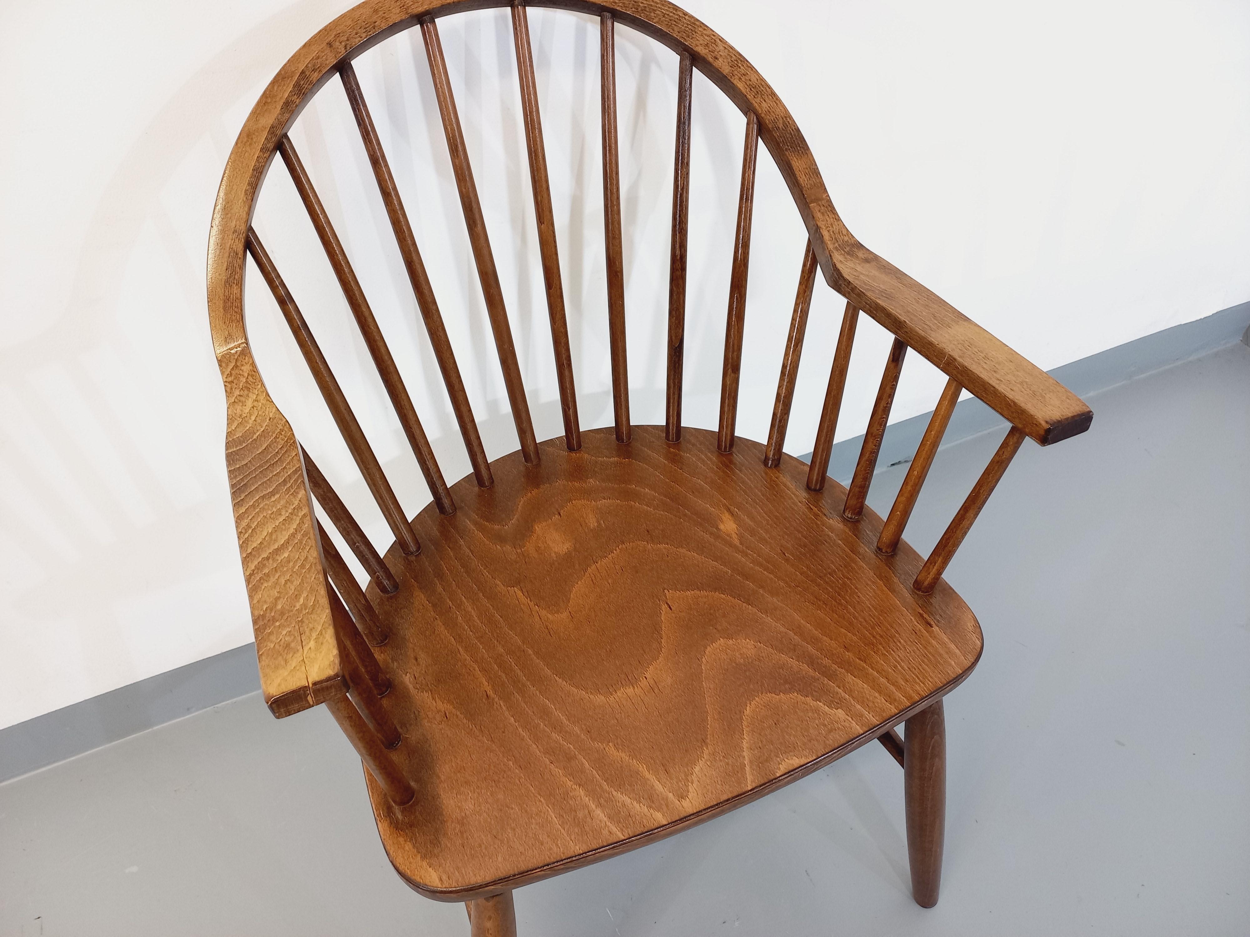 Wood Fauteuil éventail vintage Bridge Western de marque Baumann en bois des années 70 For Sale