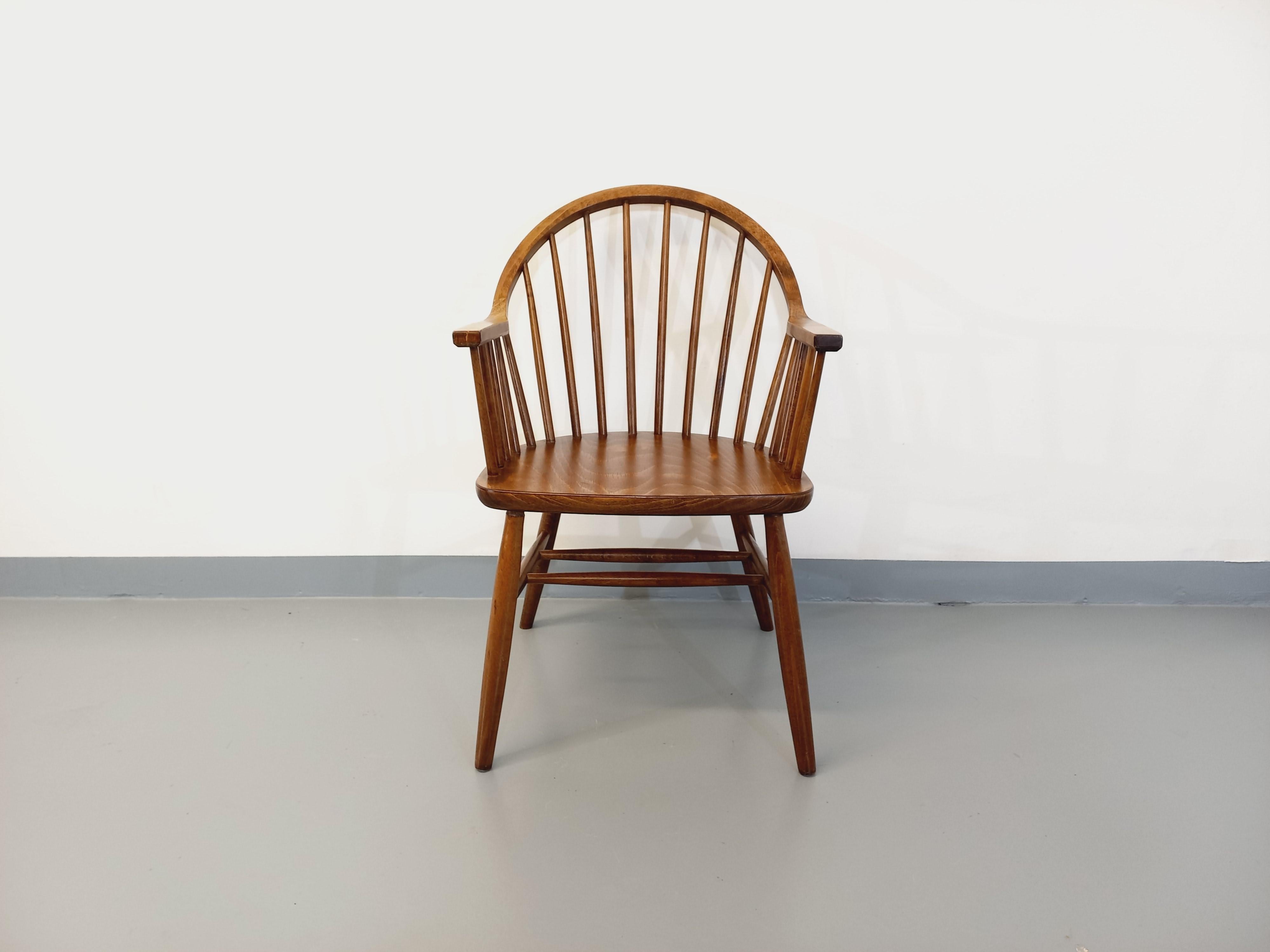 Fauteuil éventail vintage Bridge Western de marque Baumann en bois des années 70 For Sale 1