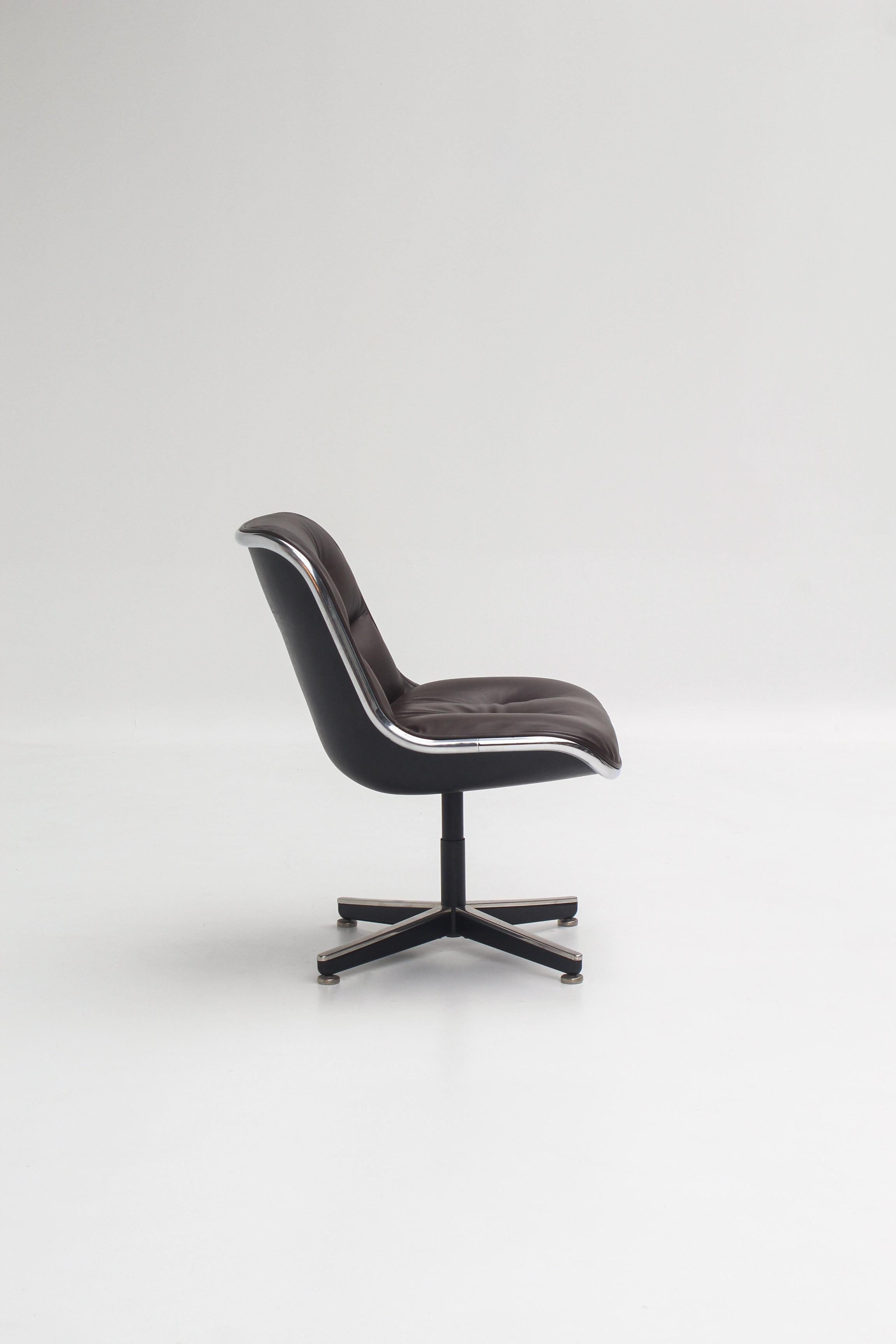 Fauteuil Executive en cuir marron par Charles Pollock pour Knoll, États-Unis (Moderne der Mitte des Jahrhunderts) im Angebot