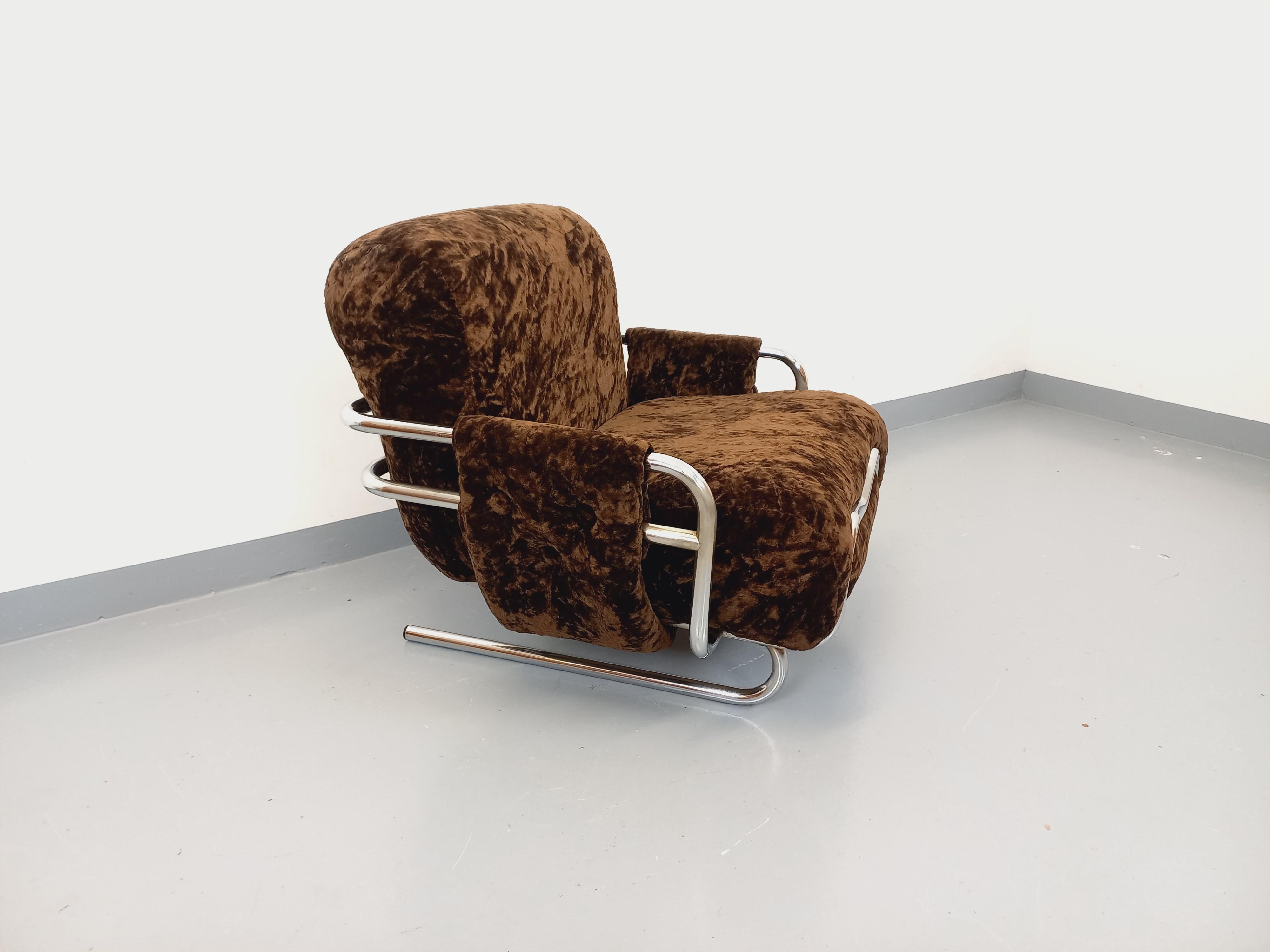 Fauteuil italien Space Age vintage style Ernesto Radaelli en métal chromé velour finales del siglo XX en venta