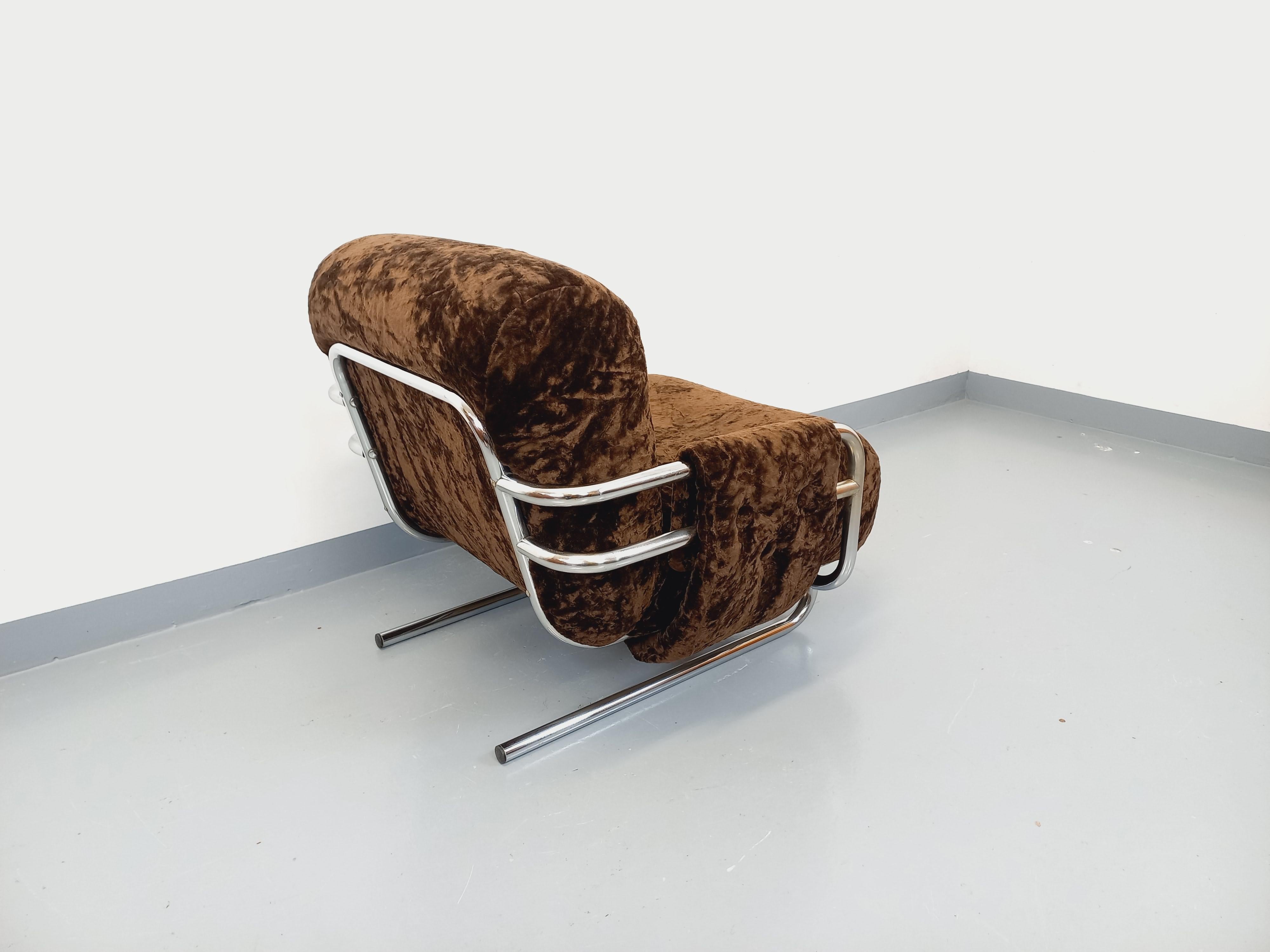 Fauteuil italien Space Age vintage style Ernesto Radaelli en métal chromé velour en venta 1
