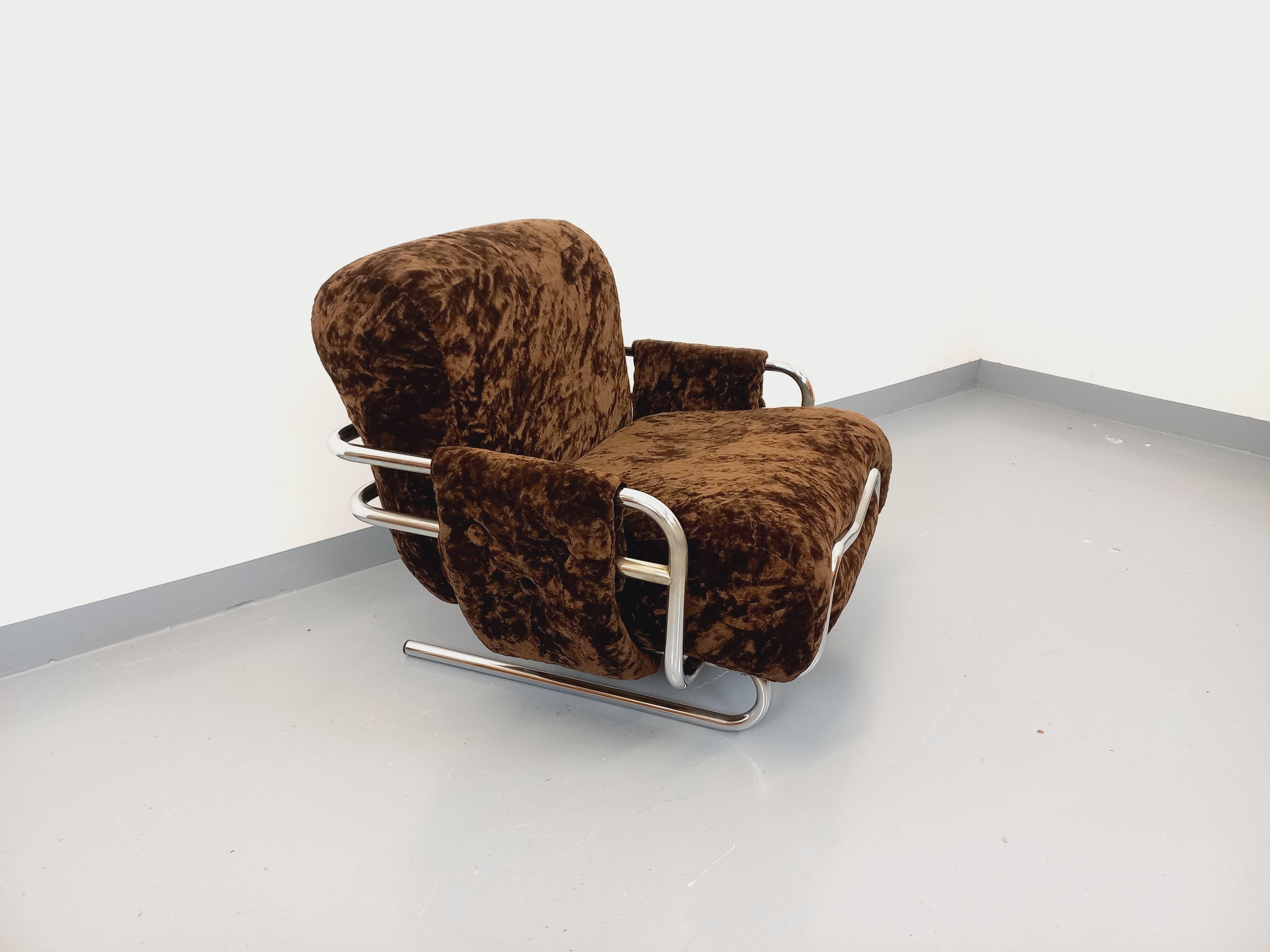 Fauteuil italien Space Age vintage style Ernesto Radaelli en métal chromé velour en venta 2